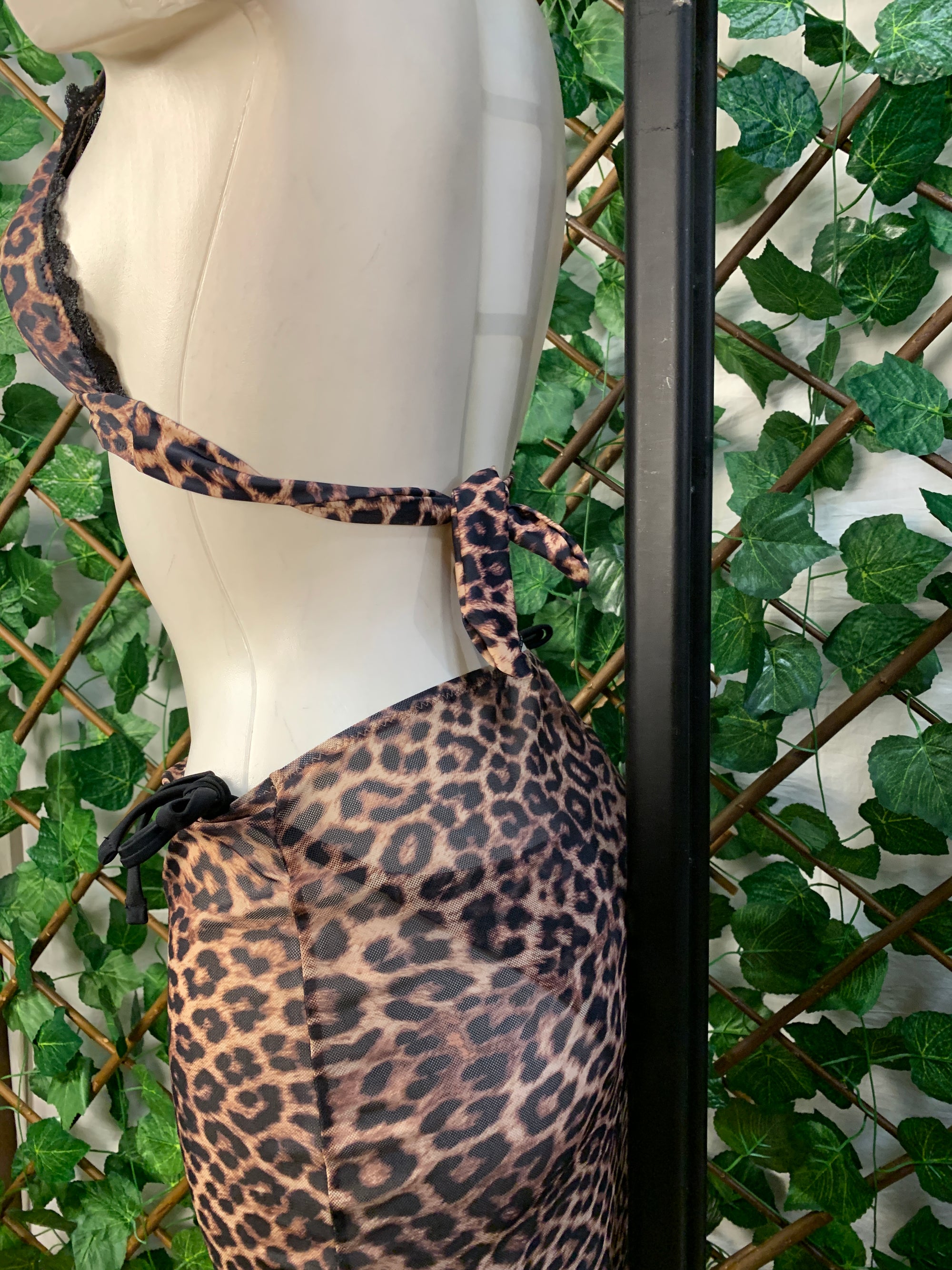 Completo leopardato per spiaggia