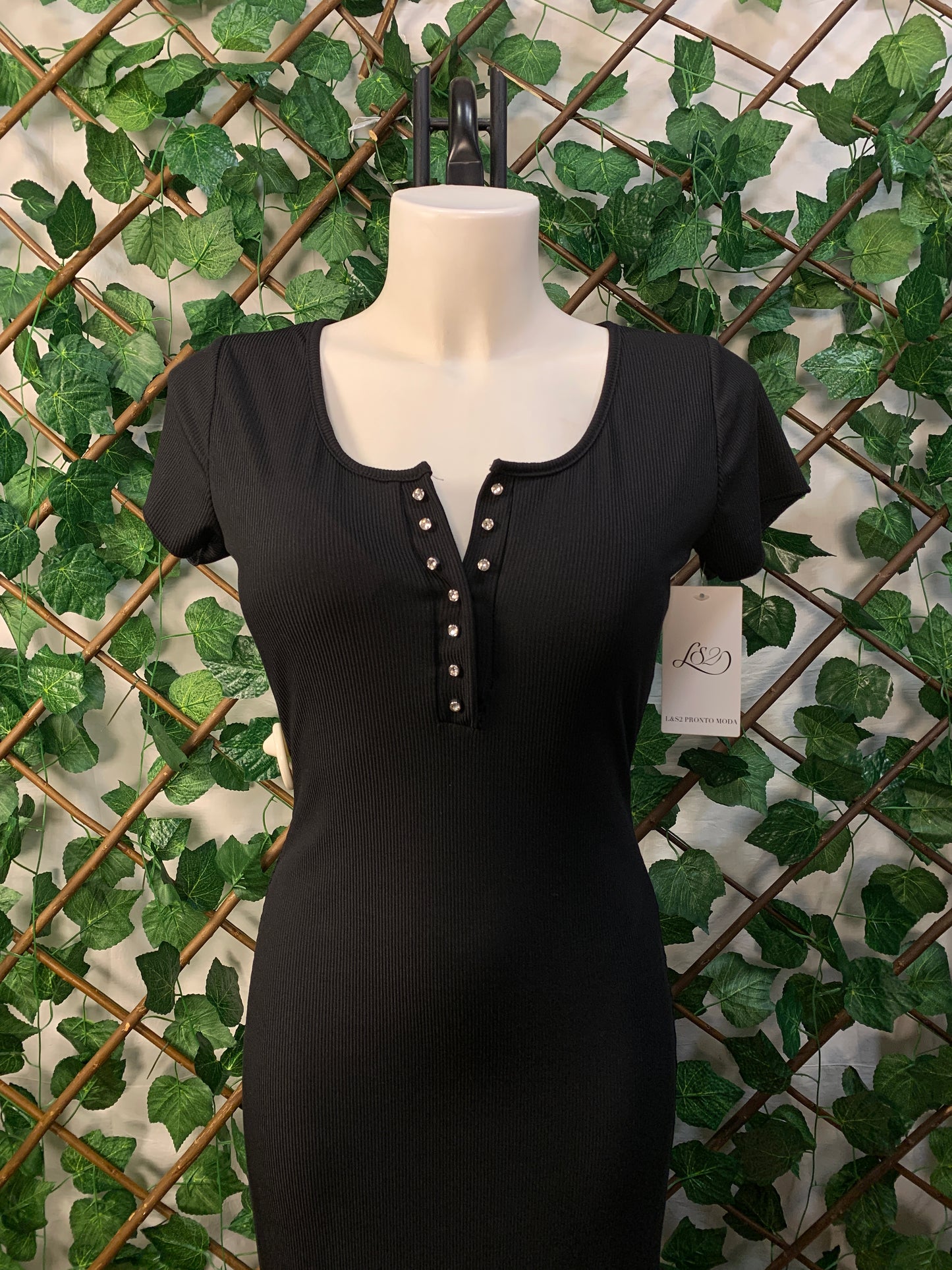 Vestito lungo a mezza manica con bottoni brillantinati