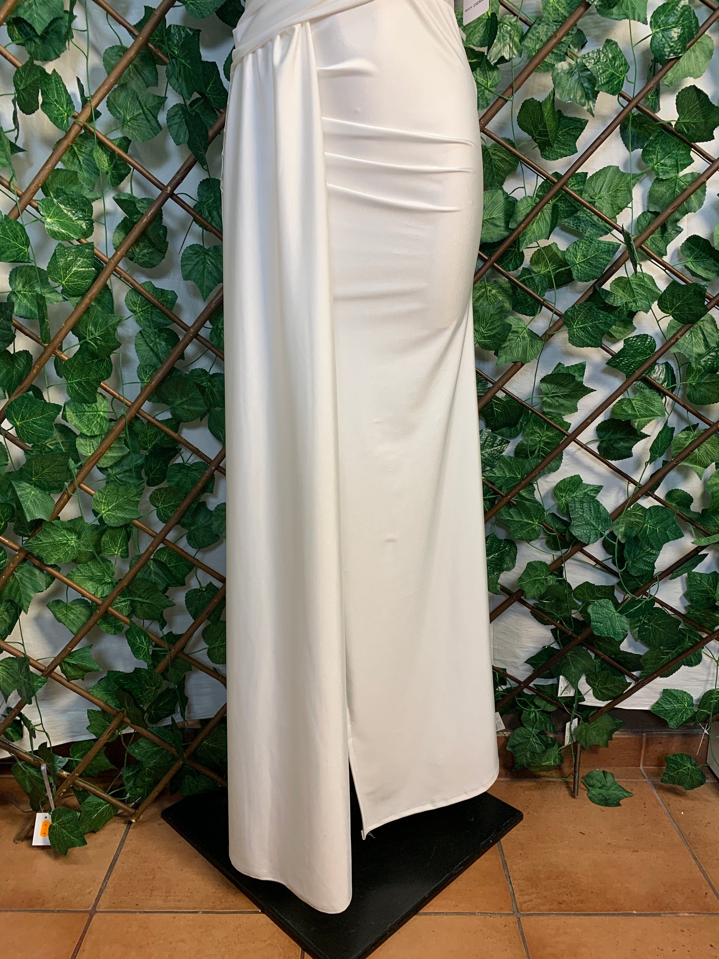 Vestito lungo con nodo sul davanti