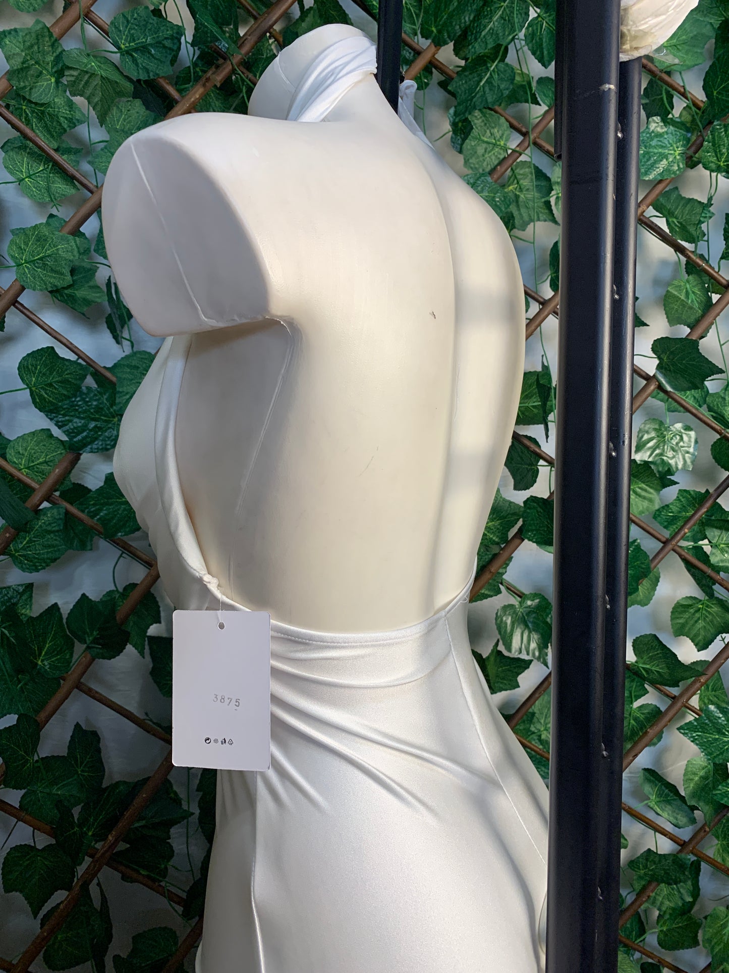 Vestito lungo con nodo sul davanti