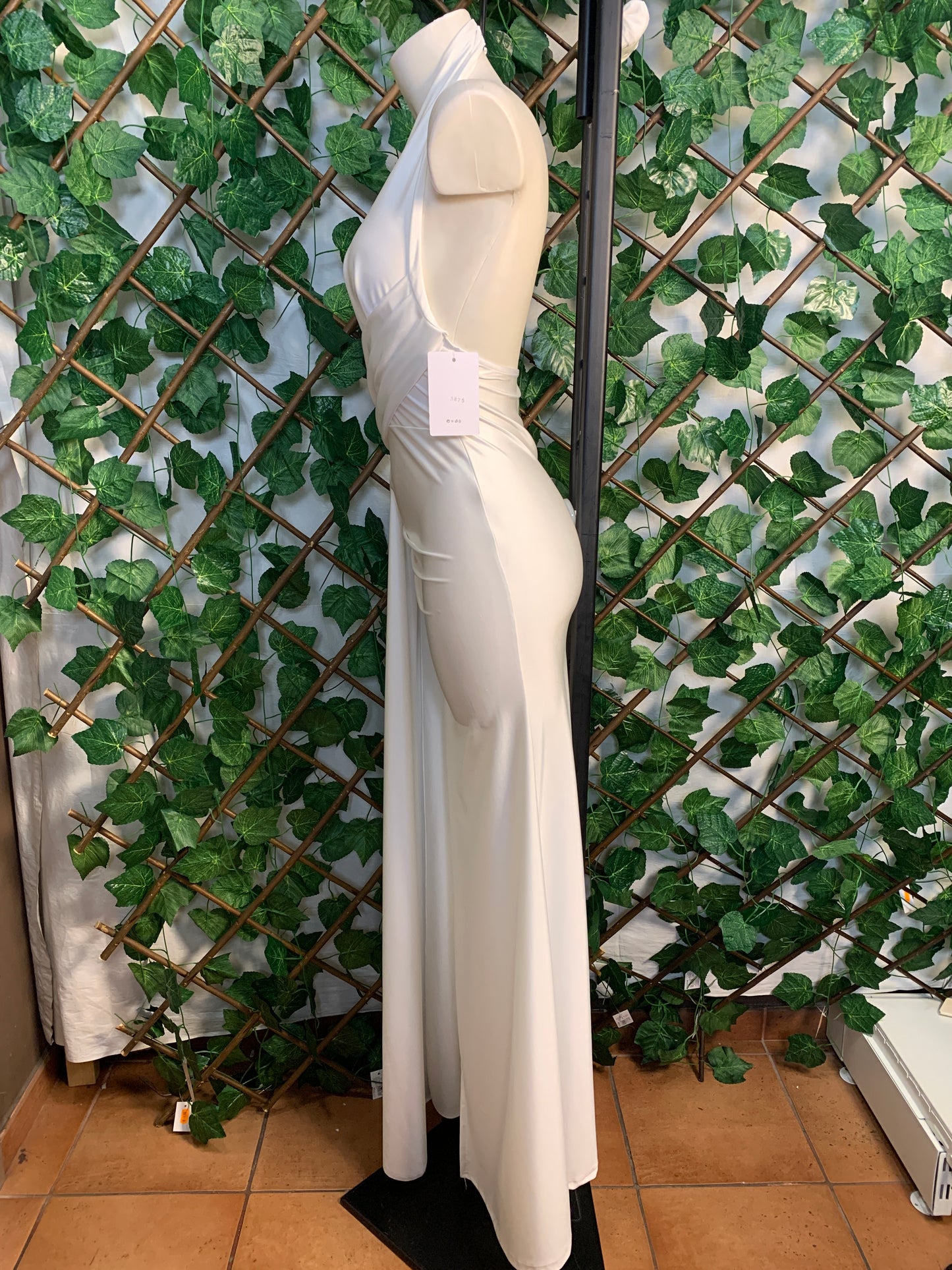 Vestito lungo con nodo sul davanti