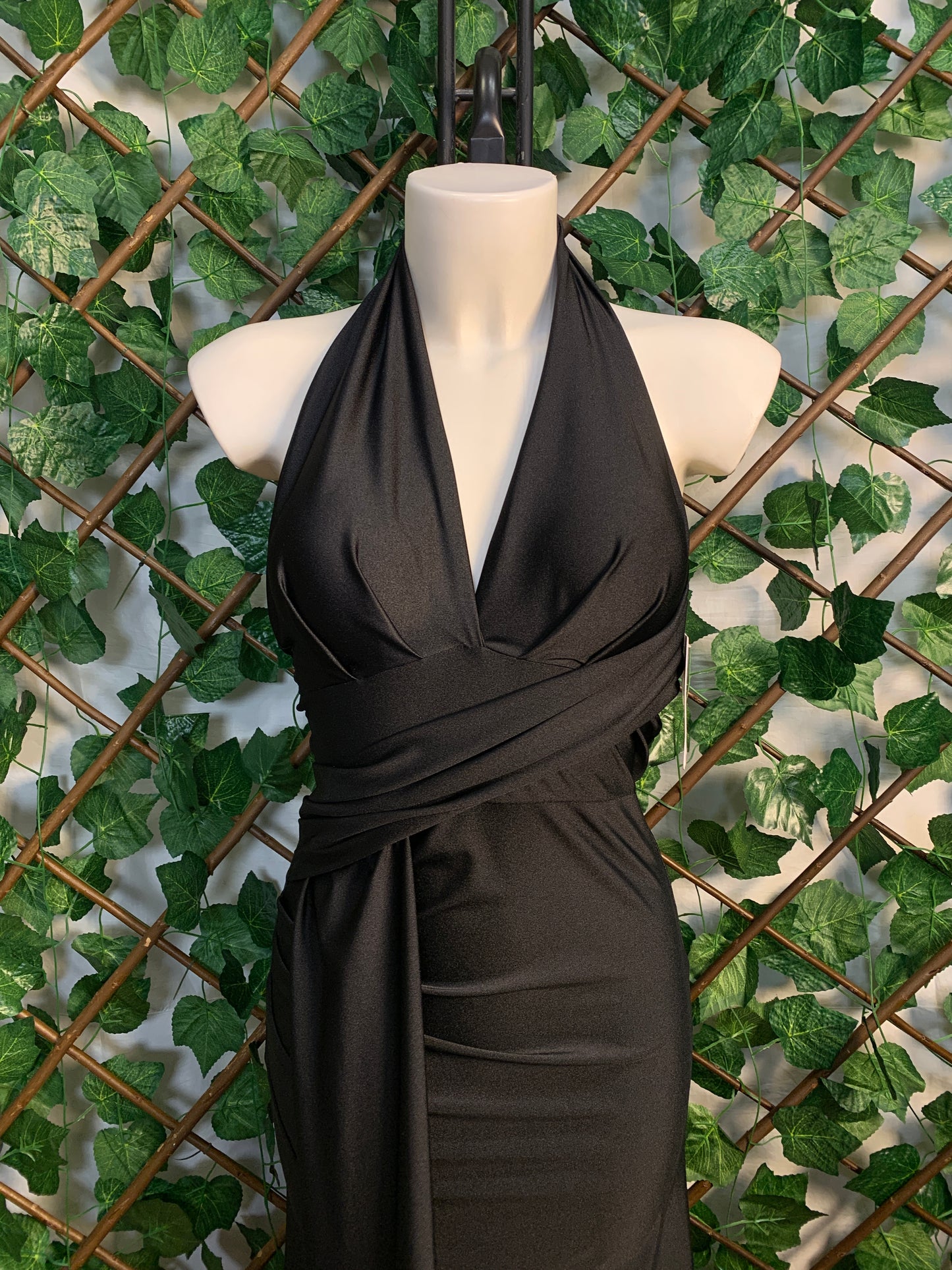 Vestito lungo con nodo sul davanti