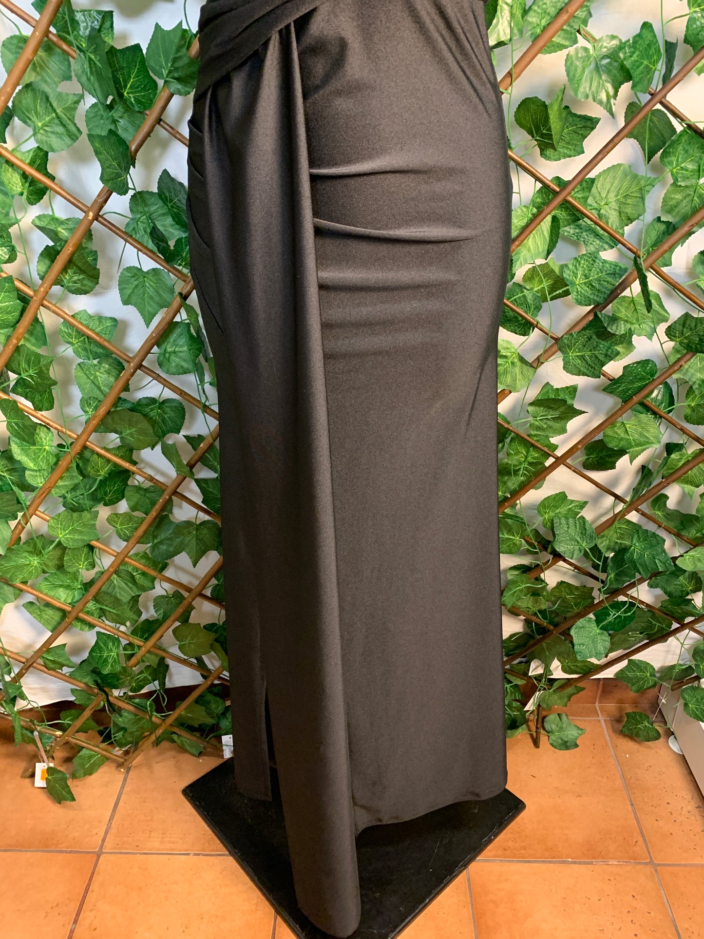 Vestito lungo con nodo sul davanti