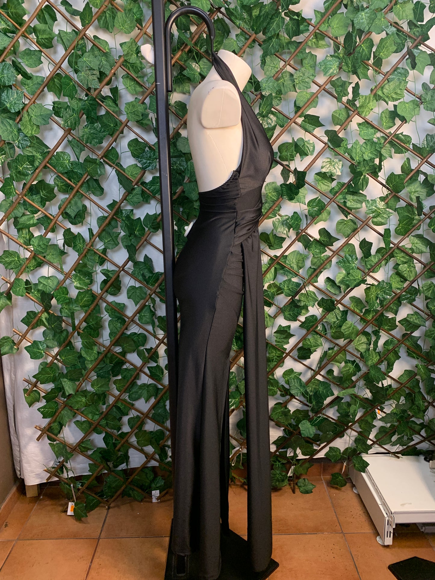 Vestito lungo con nodo sul davanti