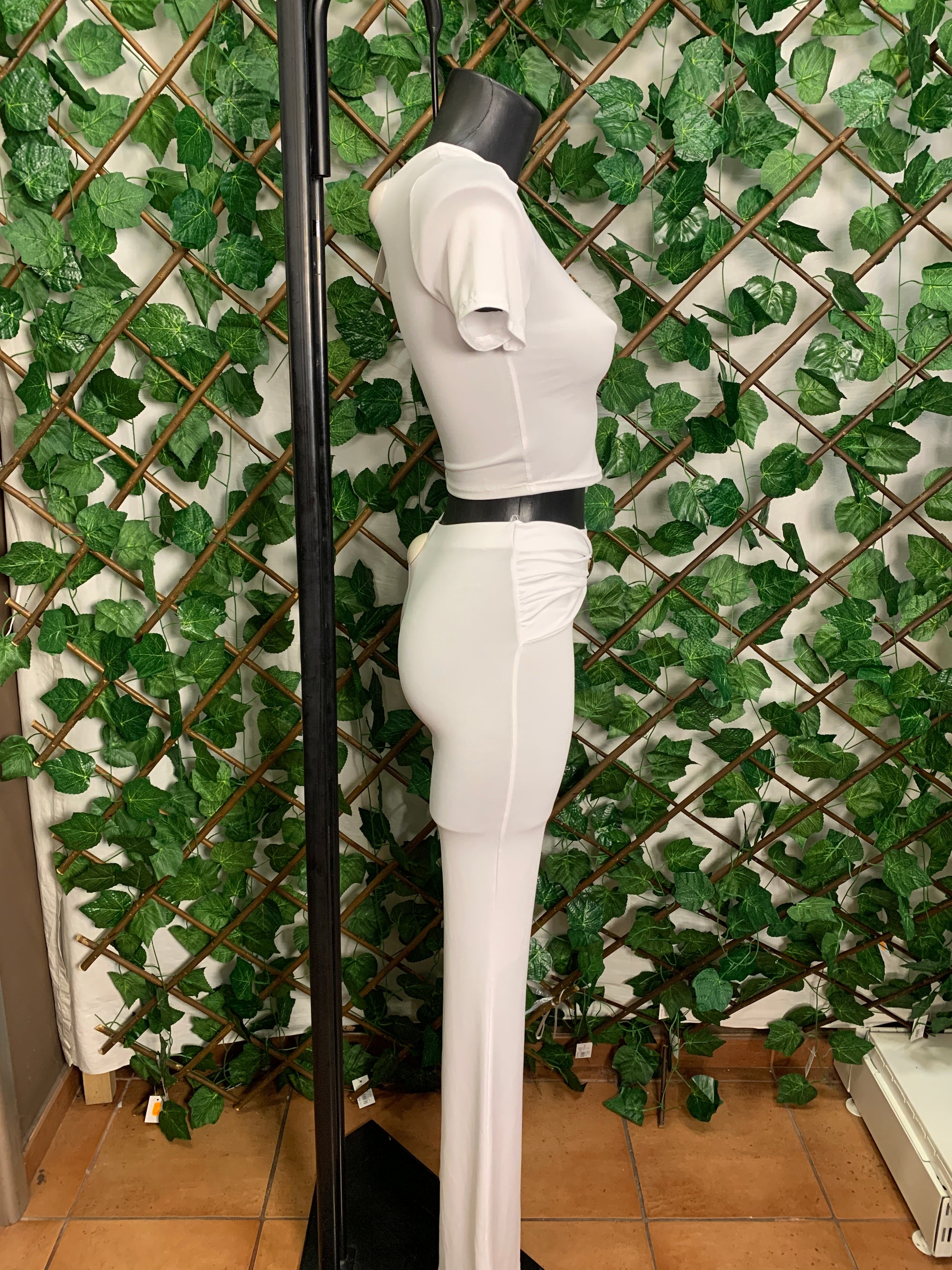 Completo Crop Top e pantalone a zampa con dettaglio dorato