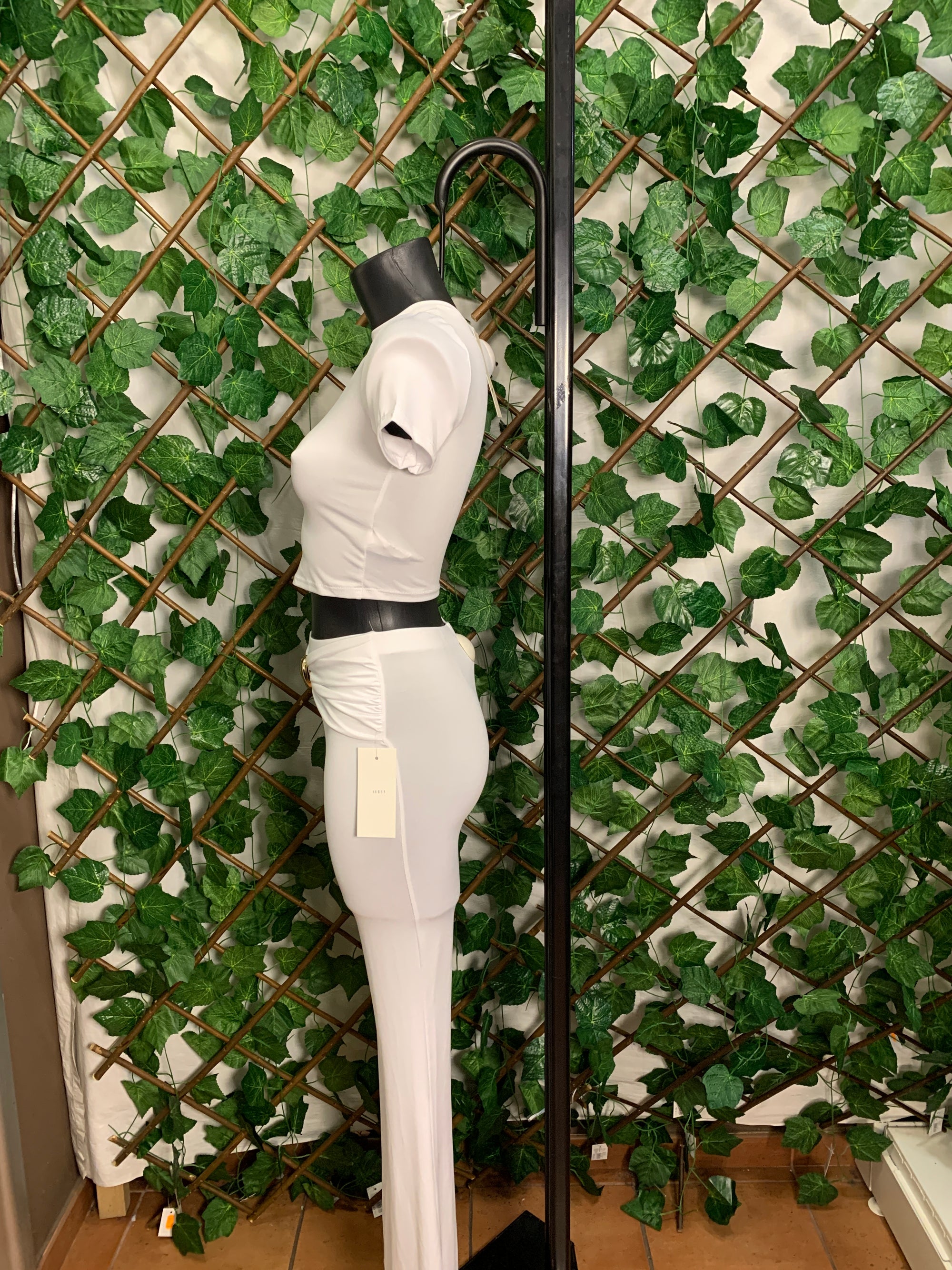 Completo Crop Top e pantalone a zampa con dettaglio dorato
