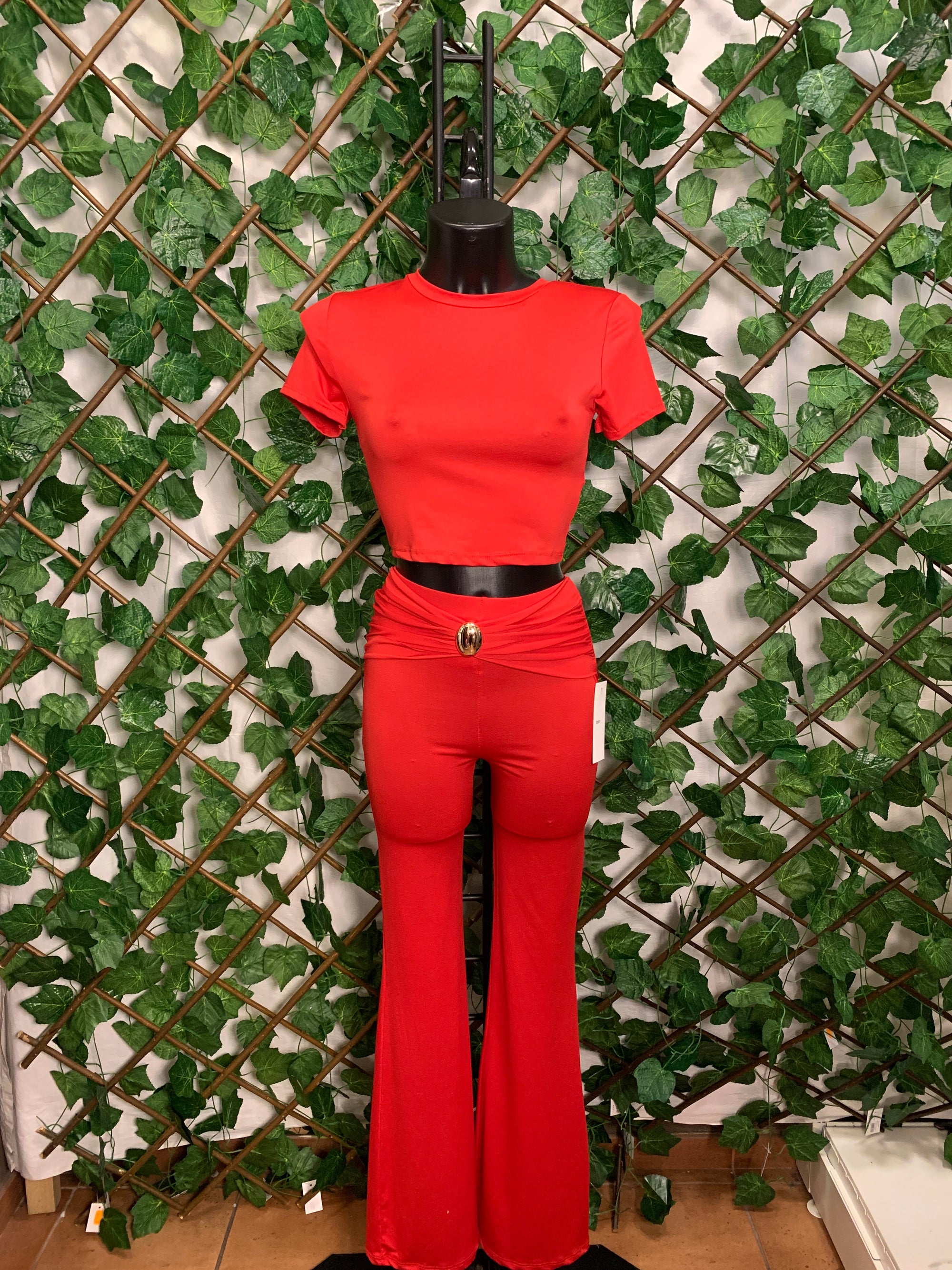 Completo Crop Top e pantalone a zampa con dettaglio dorato
