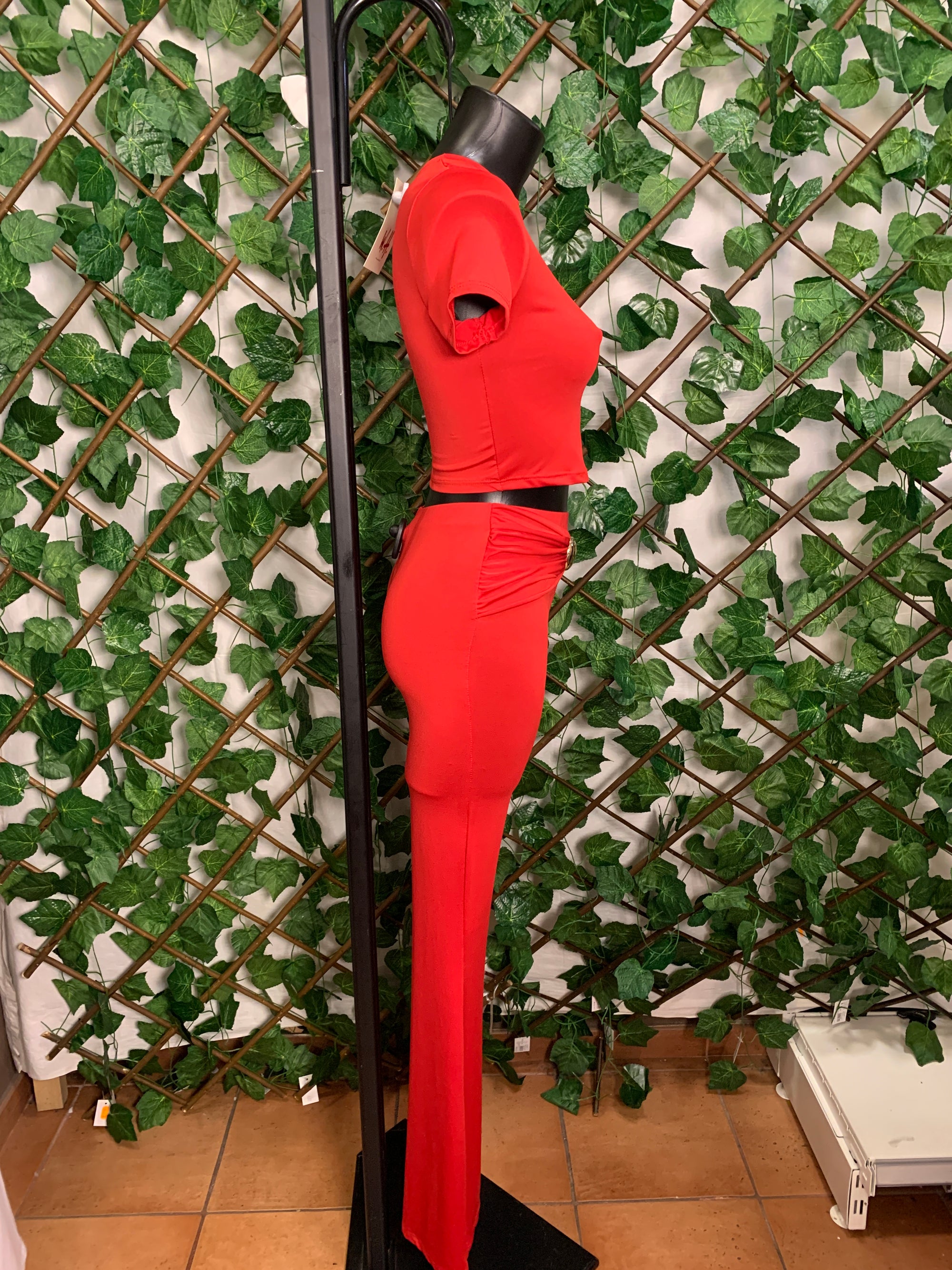 Completo Crop Top e pantalone a zampa con dettaglio dorato