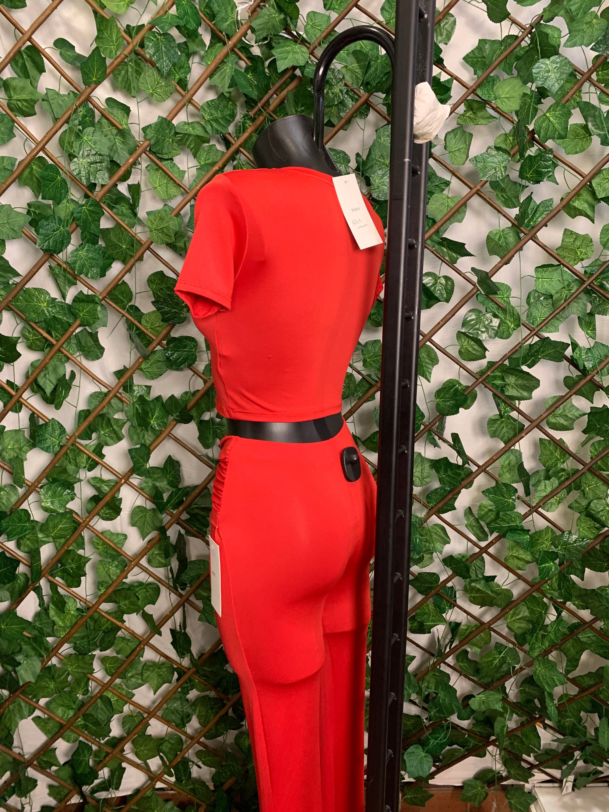 Completo Crop Top e pantalone a zampa con dettaglio dorato