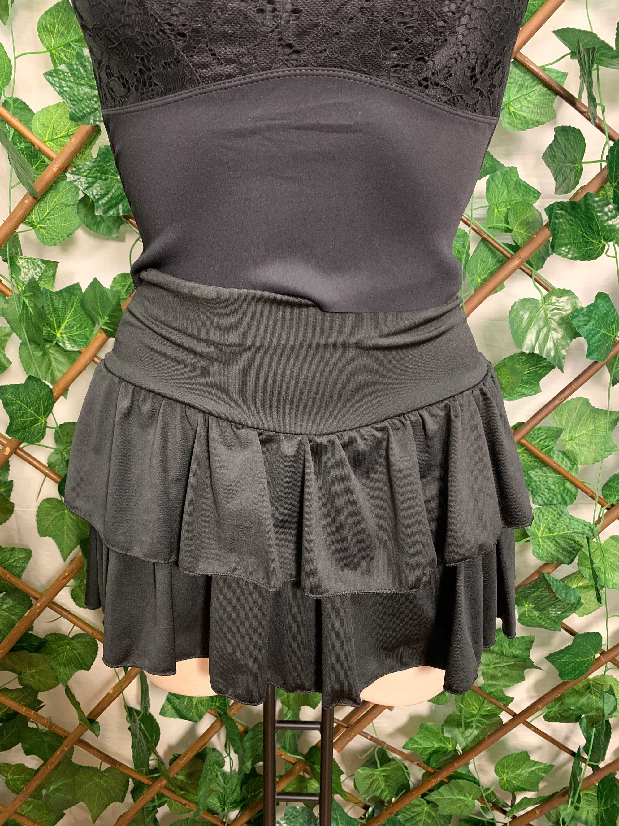 Minigonna corta con dentro pantaloncini elasticizzato