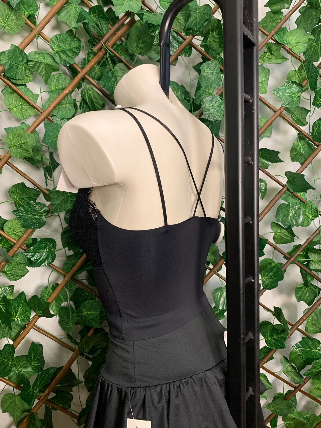 Top in pizzo in nero e bianco | TU