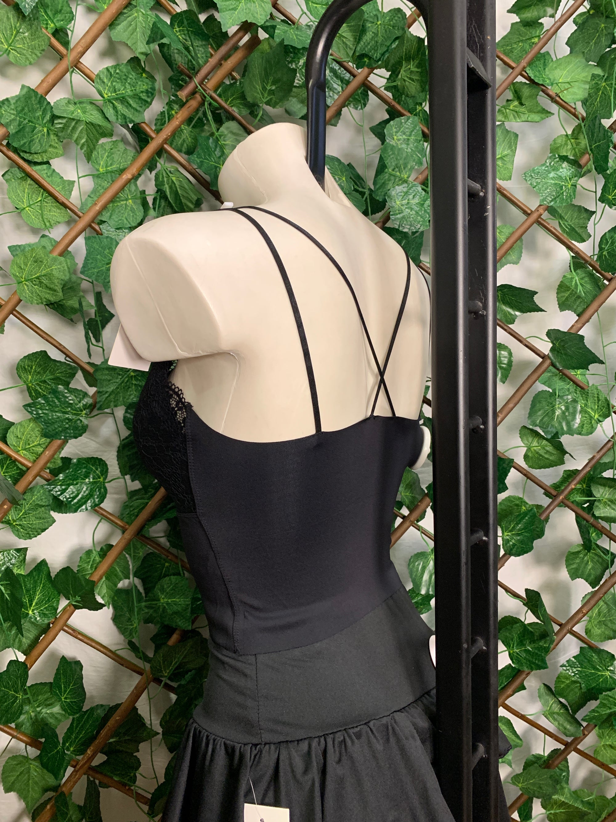 Top in pizzo in nero e bianco | TU