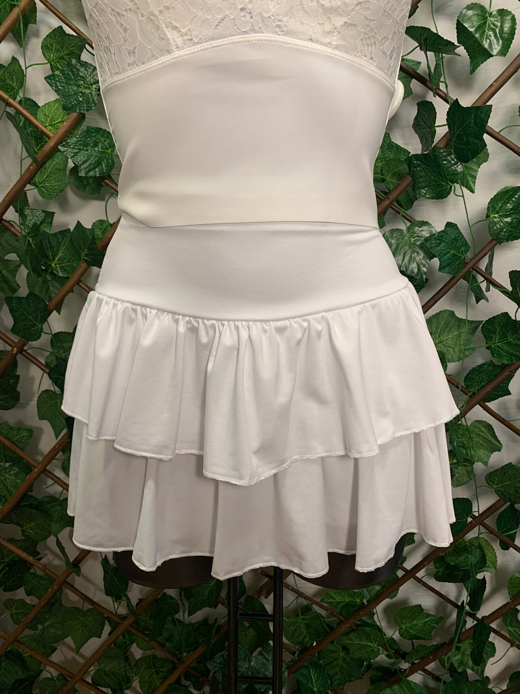 Minigonna corta con dentro pantaloncini elasticizzato