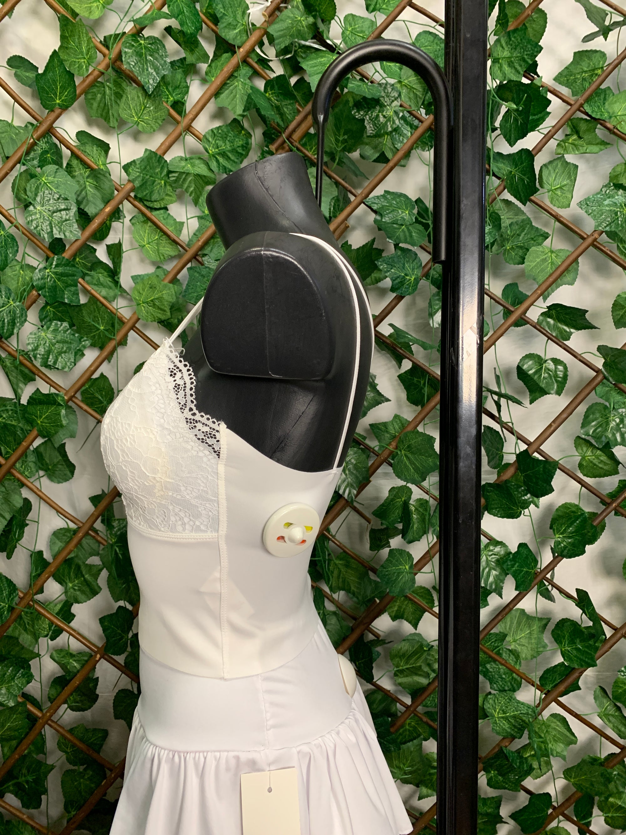 Top in pizzo in nero e bianco | TU