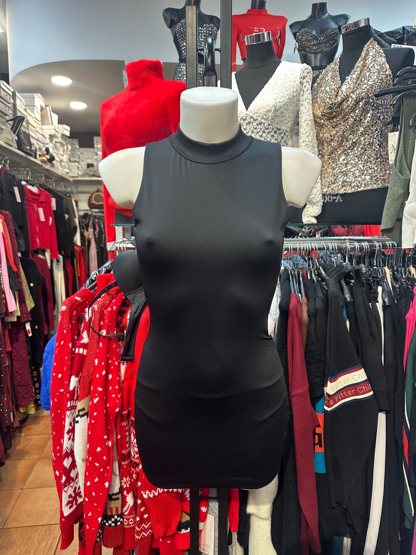 Mini Dress Backless a Collo Alto – Seduzione Minimal