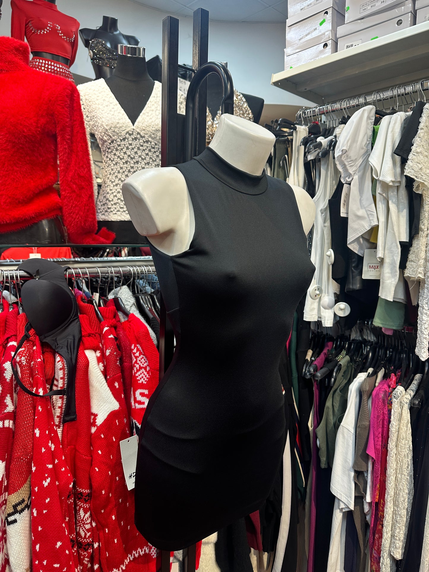 Mini Dress Backless a Collo Alto – Seduzione Minimal