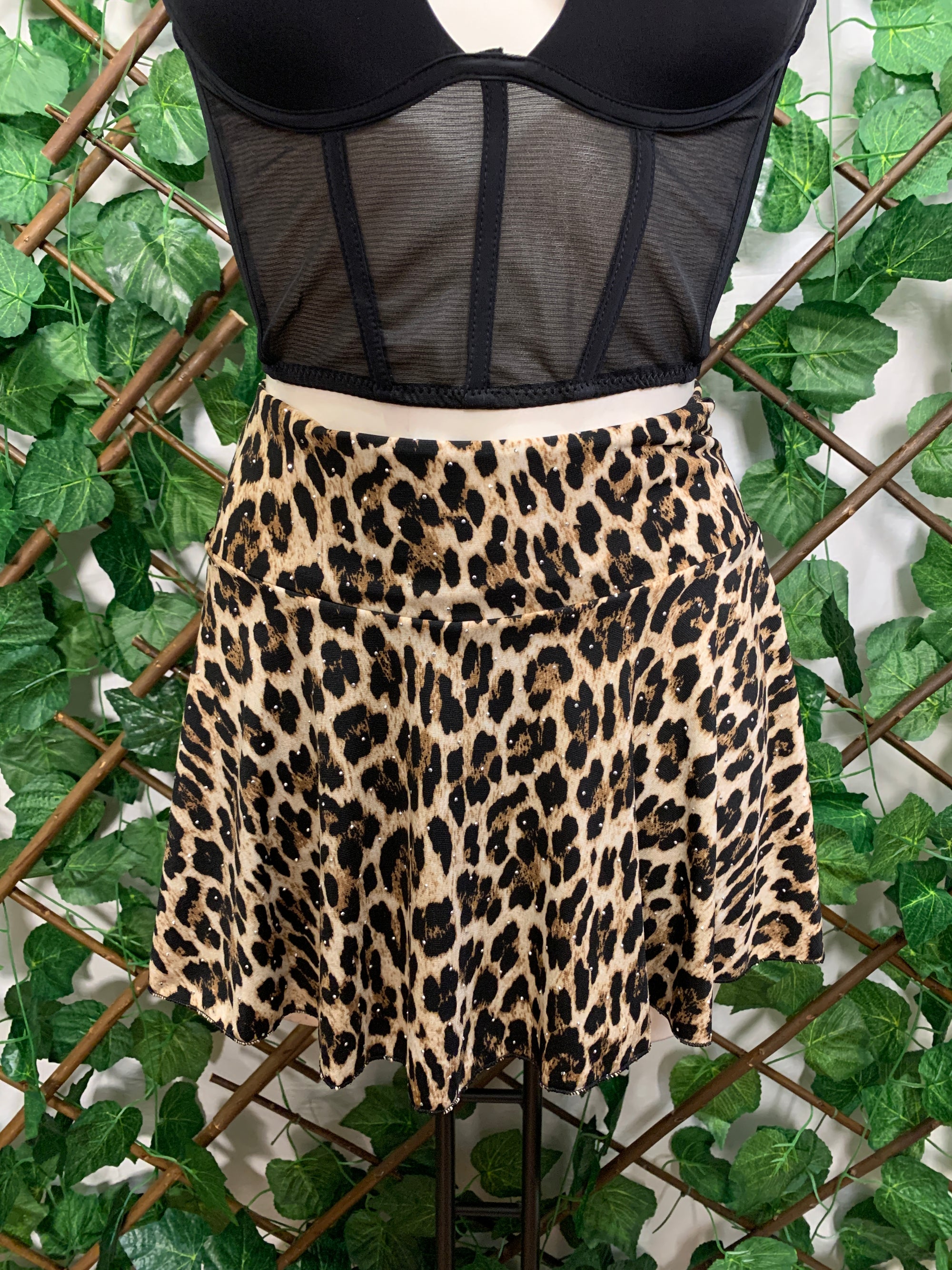 Minigonna leopardata con brillantini