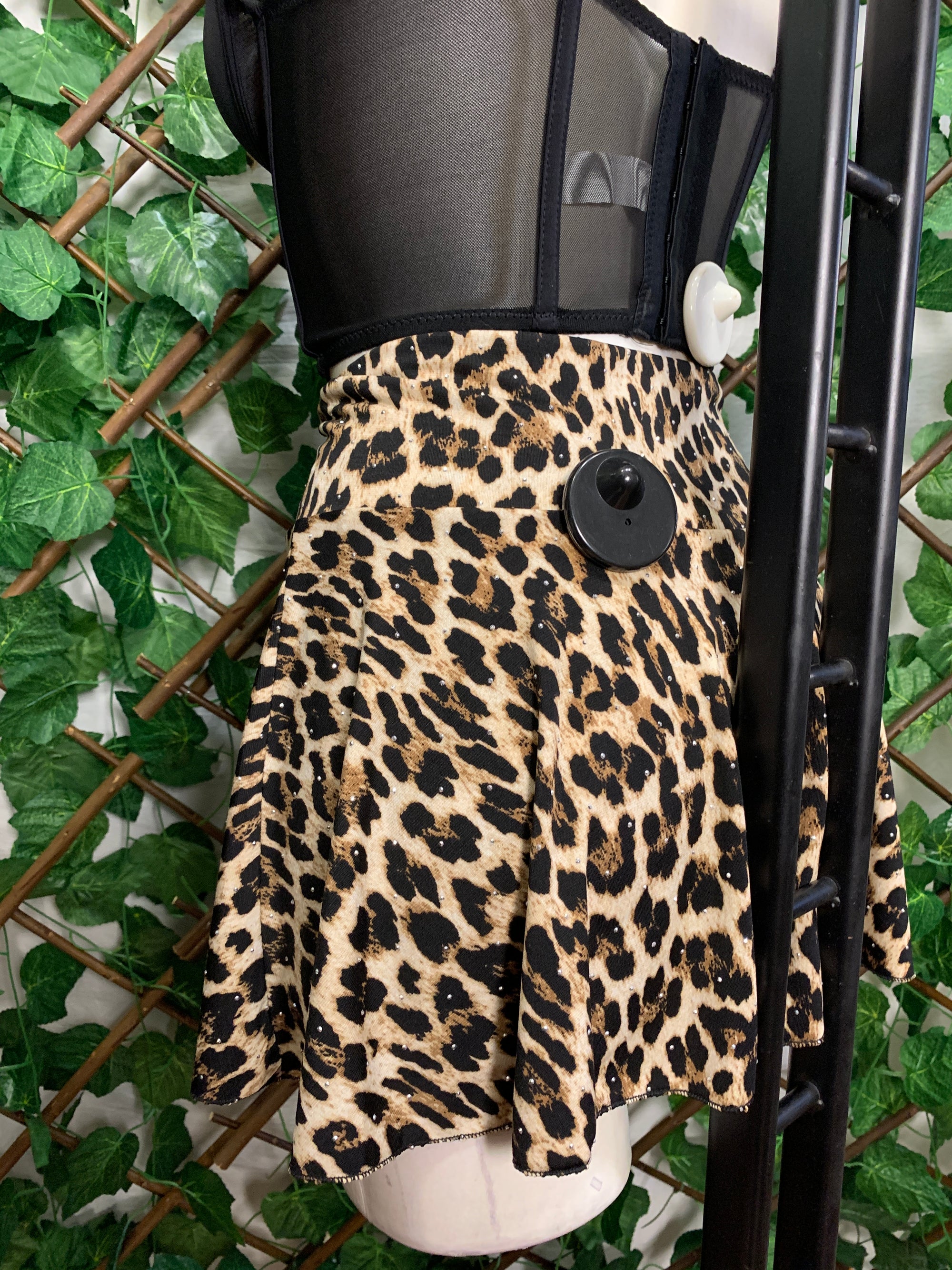 Minigonna leopardata con brillantini