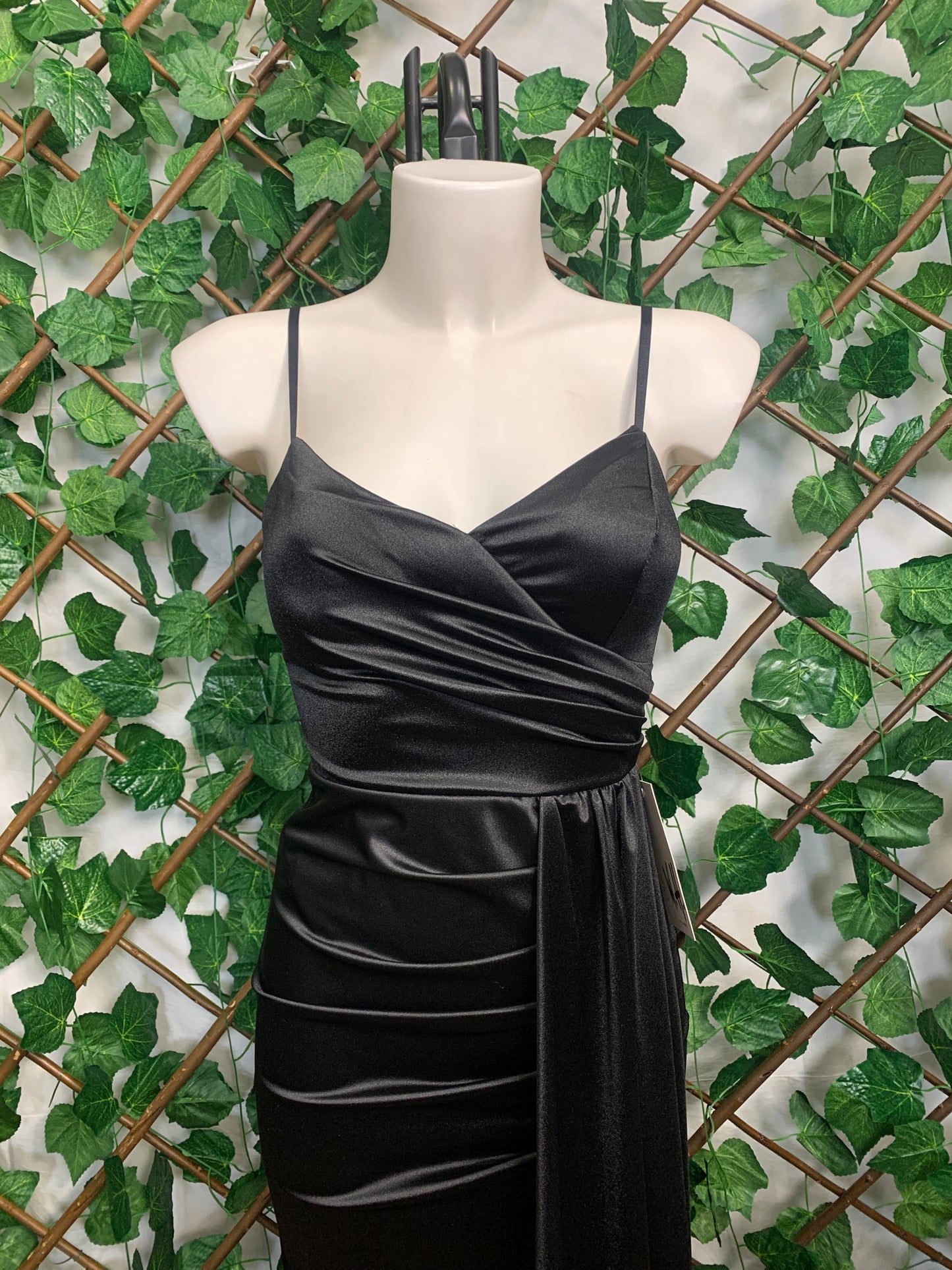 High-slit formal dress in various colors | TU