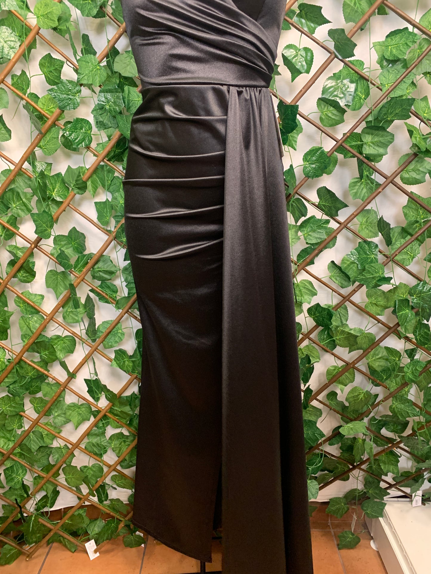 High-slit formal dress in various colors | TU