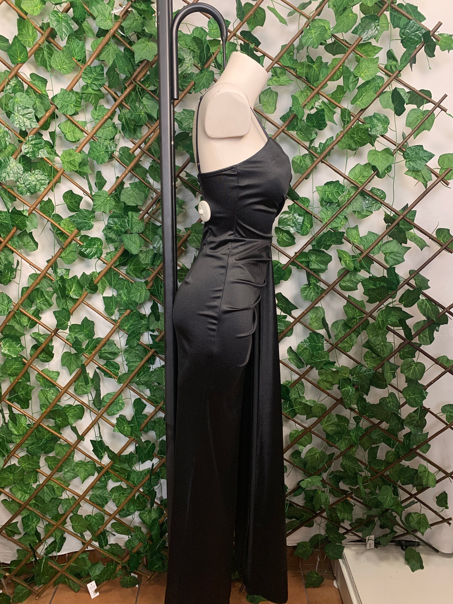 High-slit formal dress in various colors | TU