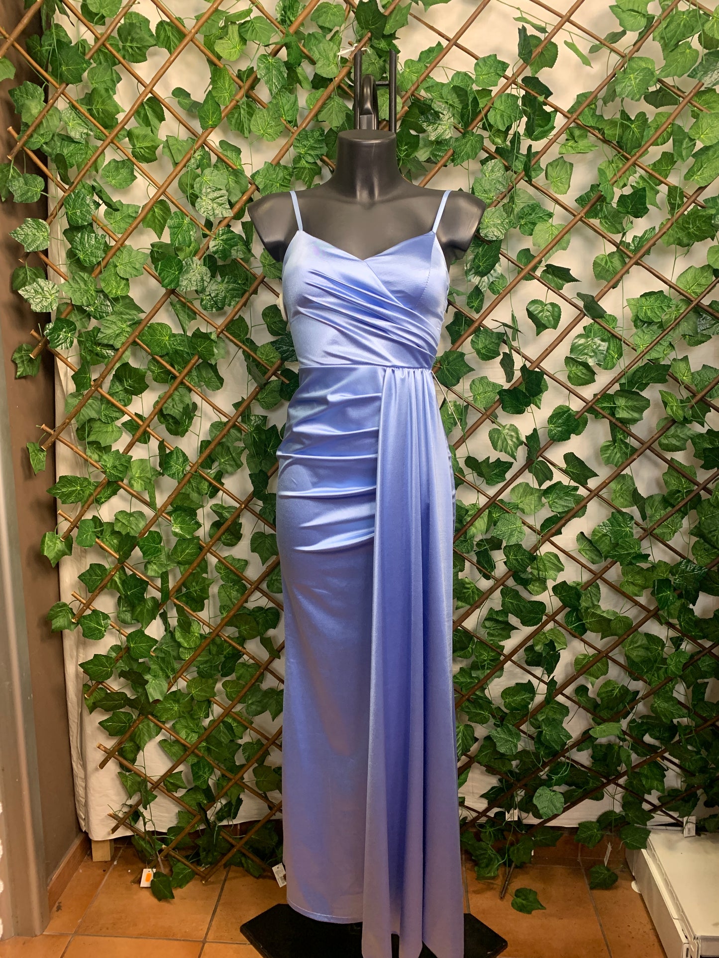 High-slit formal dress in various colors | TU