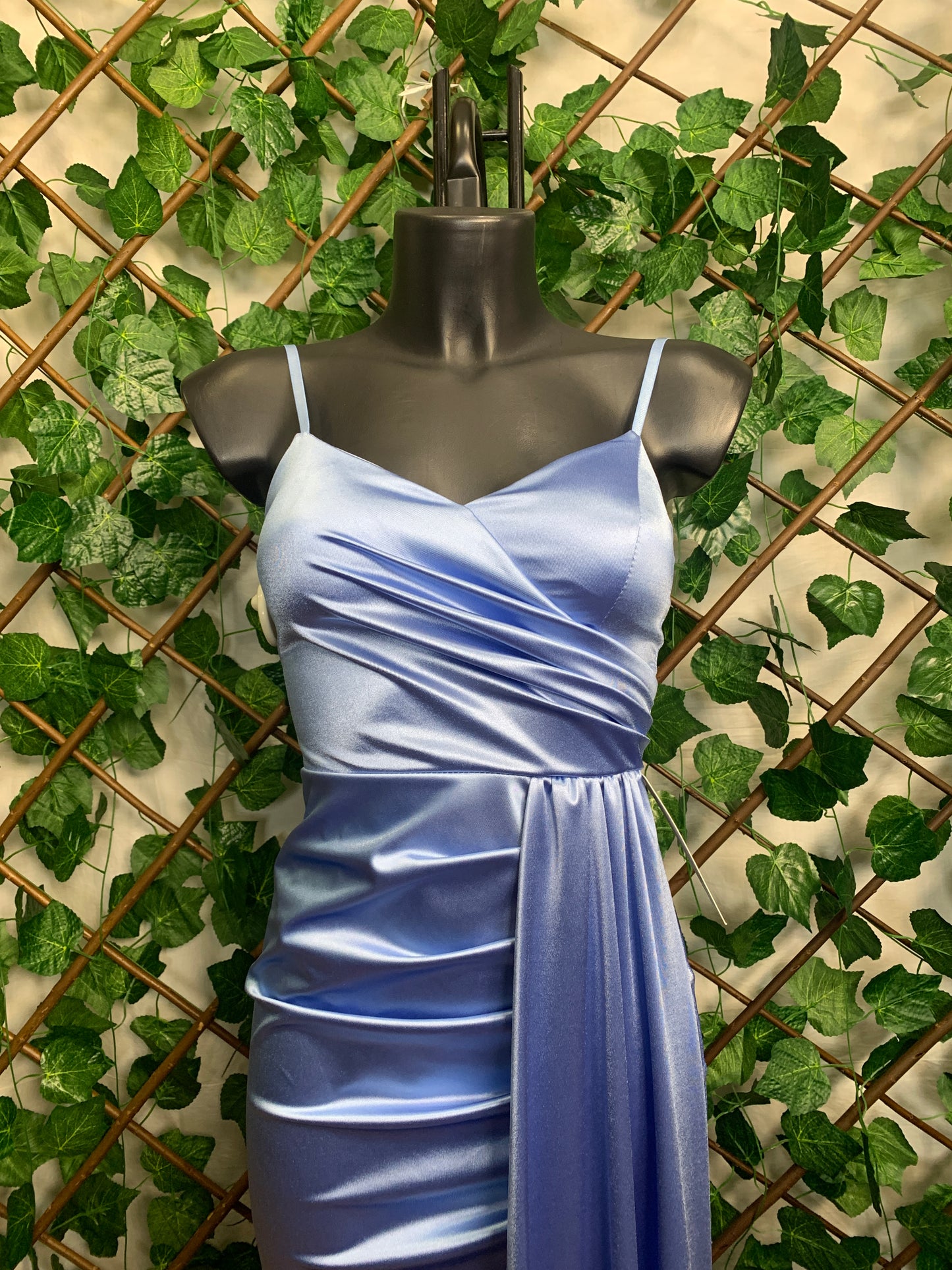 High-slit formal dress in various colors | TU