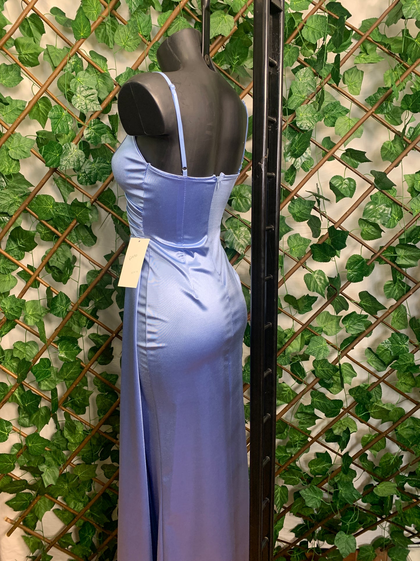 High-slit formal dress in various colors | TU