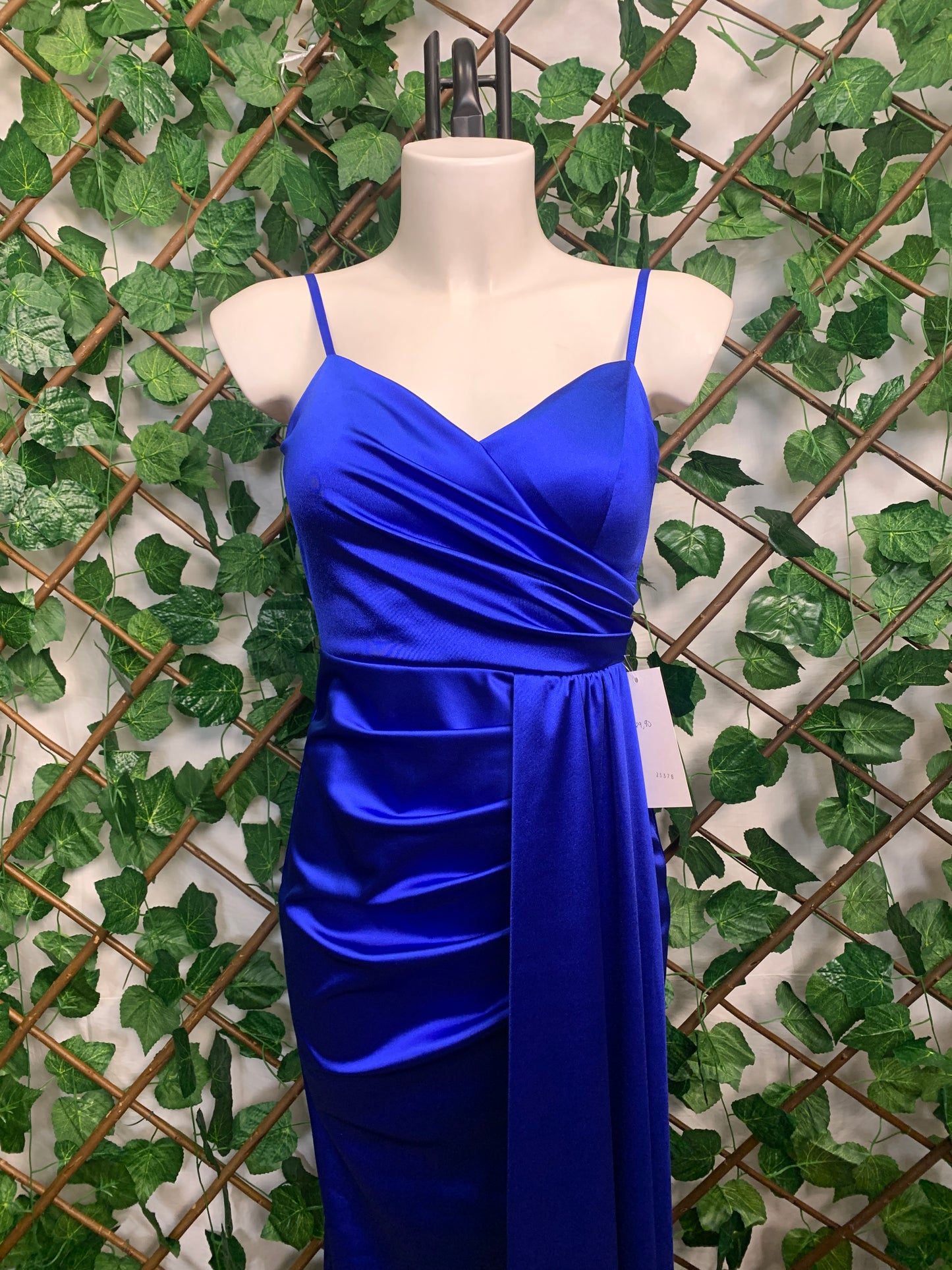 High-slit formal dress in various colors | TU