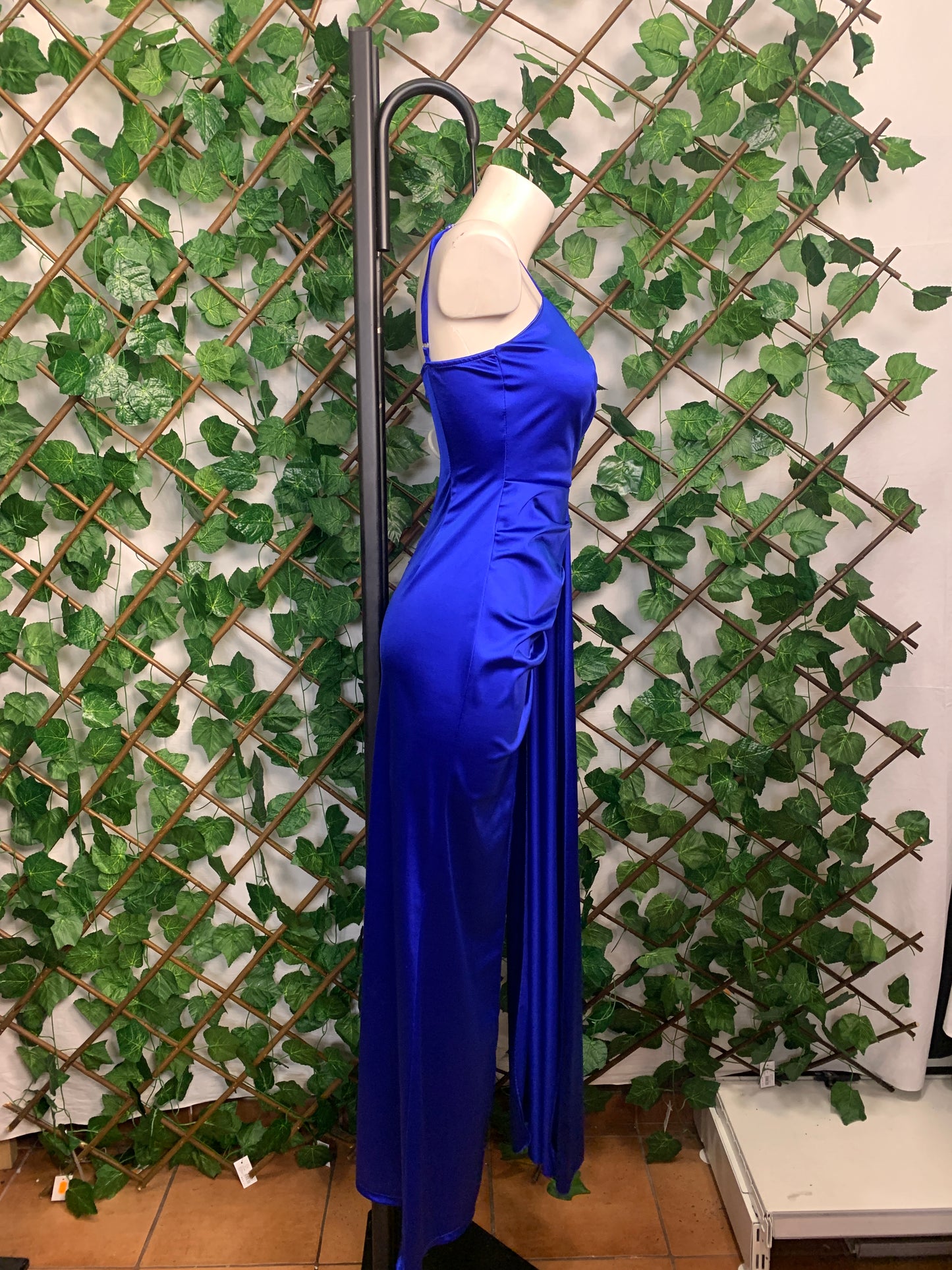 High-slit formal dress in various colors | TU