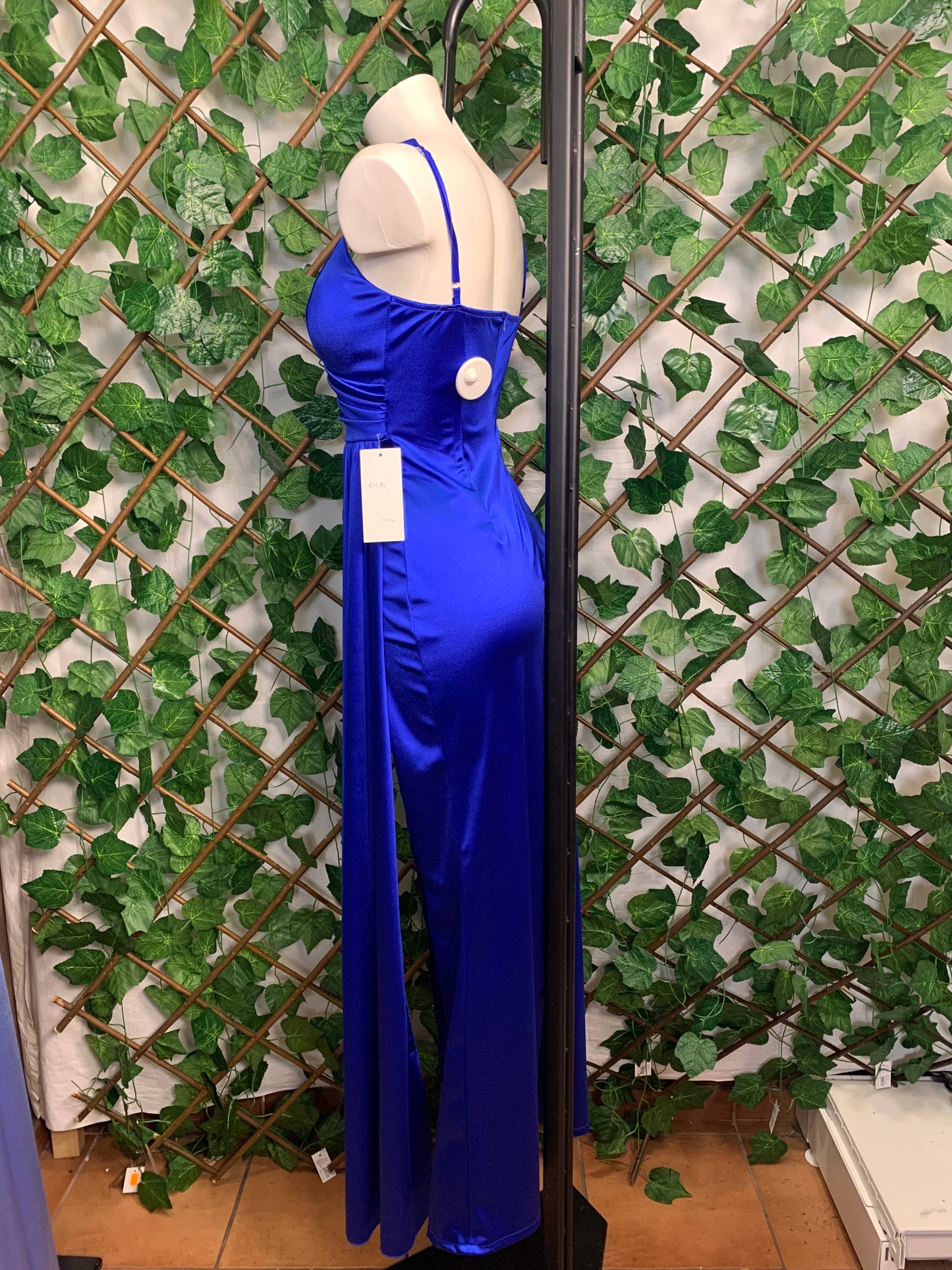 High-slit formal dress in various colors | TU