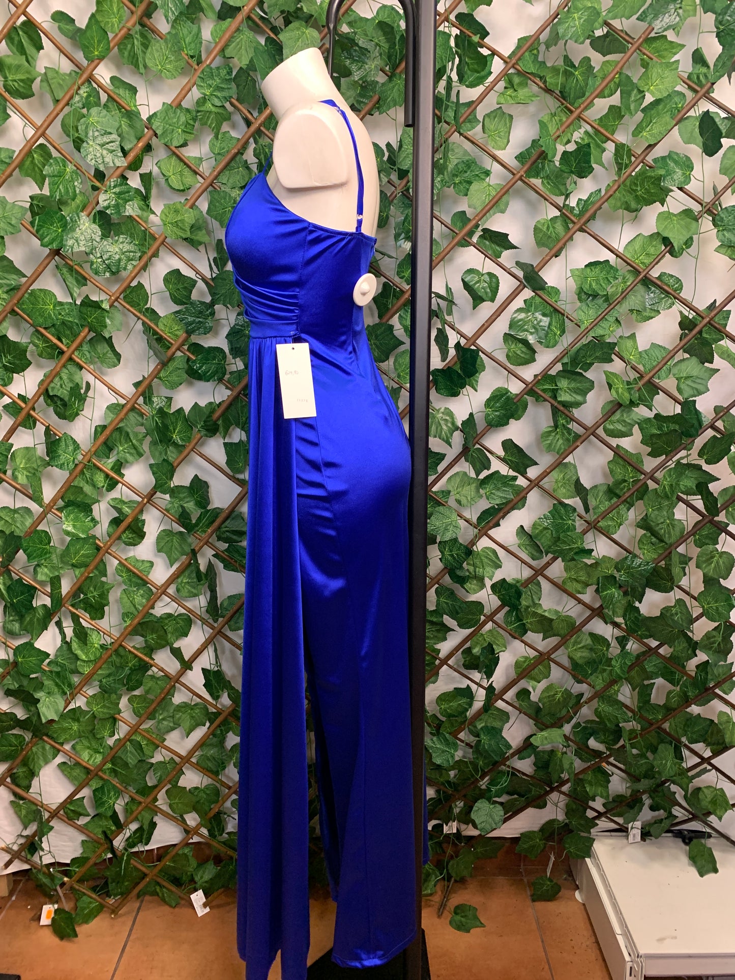 High-slit formal dress in various colors | TU