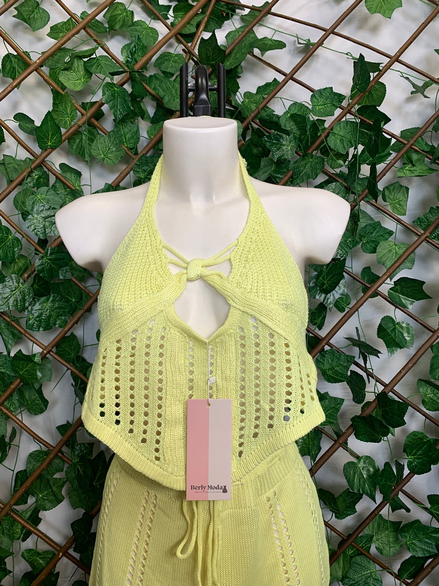 Completo top e gonna corto in maglia Gialla