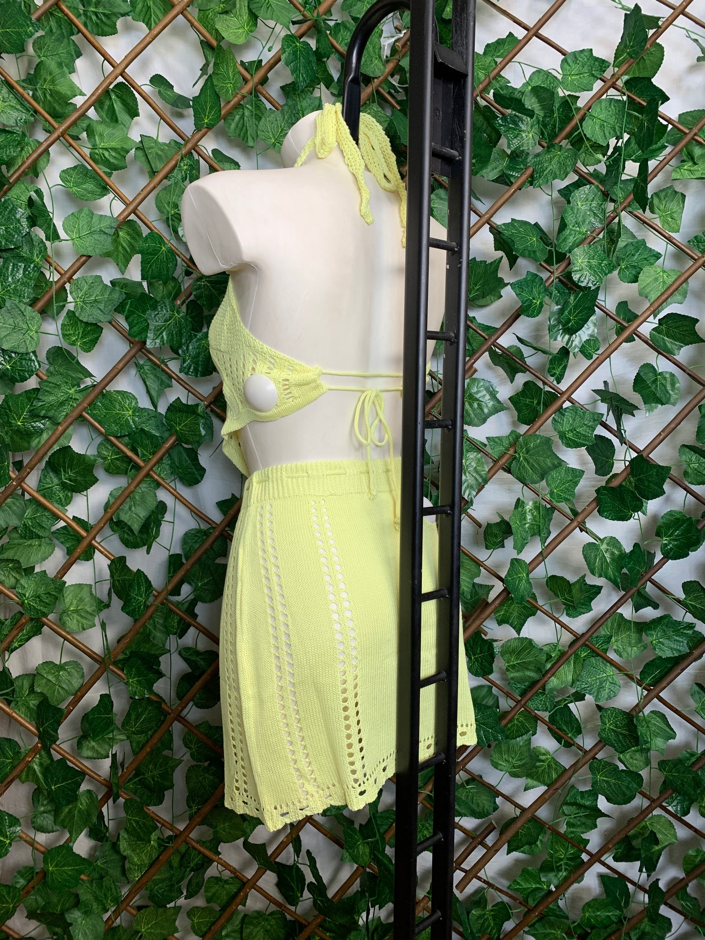 Completo top e gonna corto in maglia Gialla