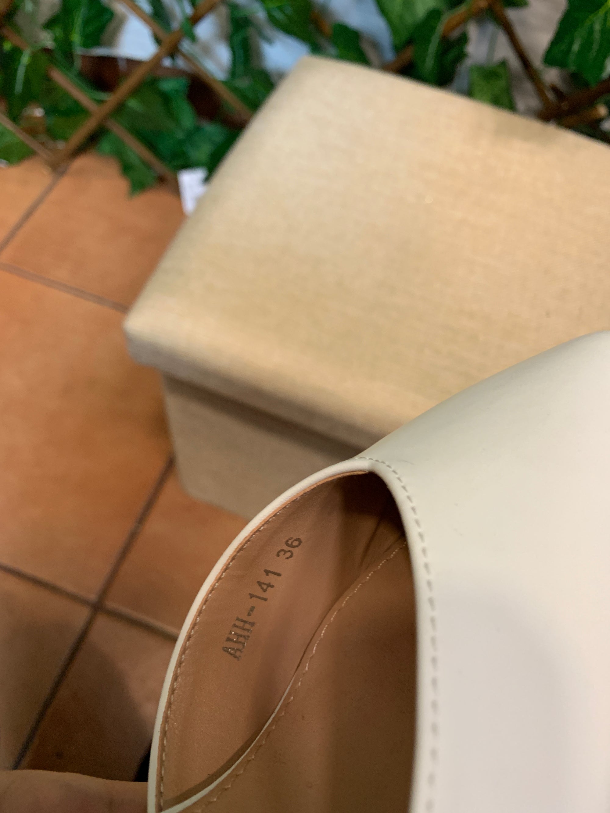 Decollete con cinturino