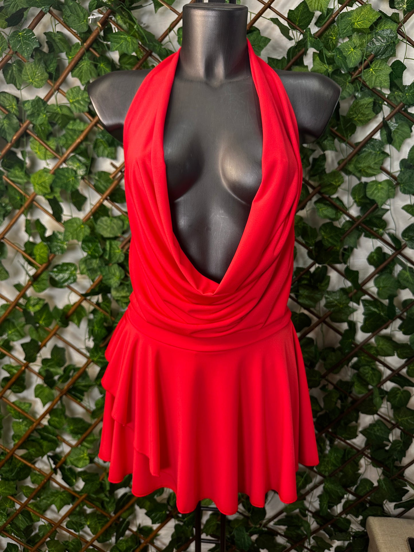 Vestito Scollatura Cascata – Effetto Drappeggio e Gonna Svasata | Taglia Unica