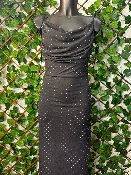Vestito Lungo con Brillantini – Drappeggio Scollato & Vestibilità Aderente