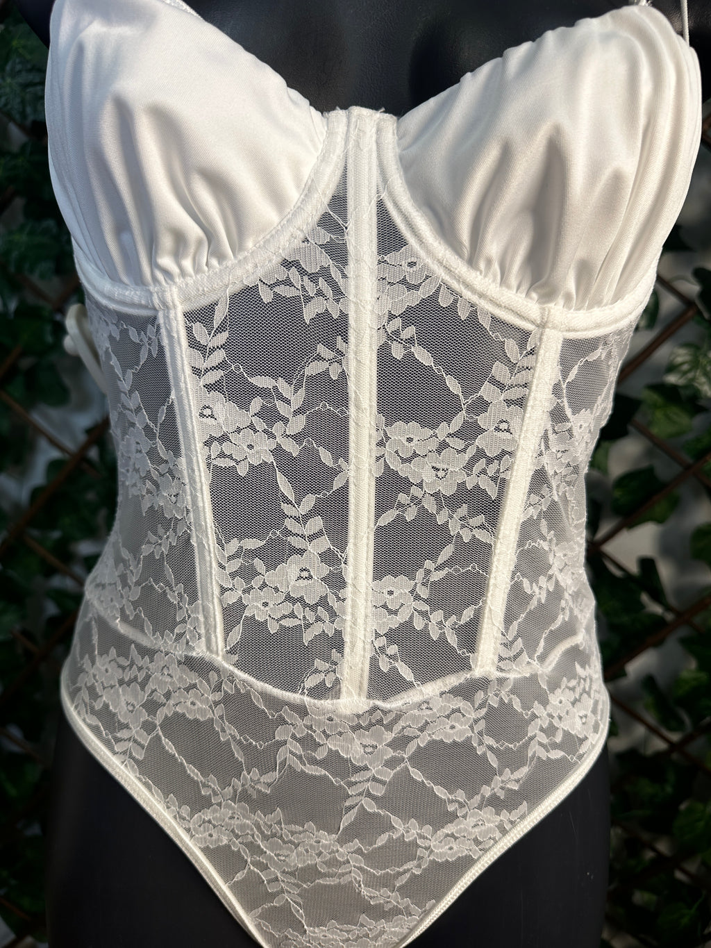 BODY LUXE | Corsetto Sexy in Pizzo Nero – Effetto Drappeggio | TU