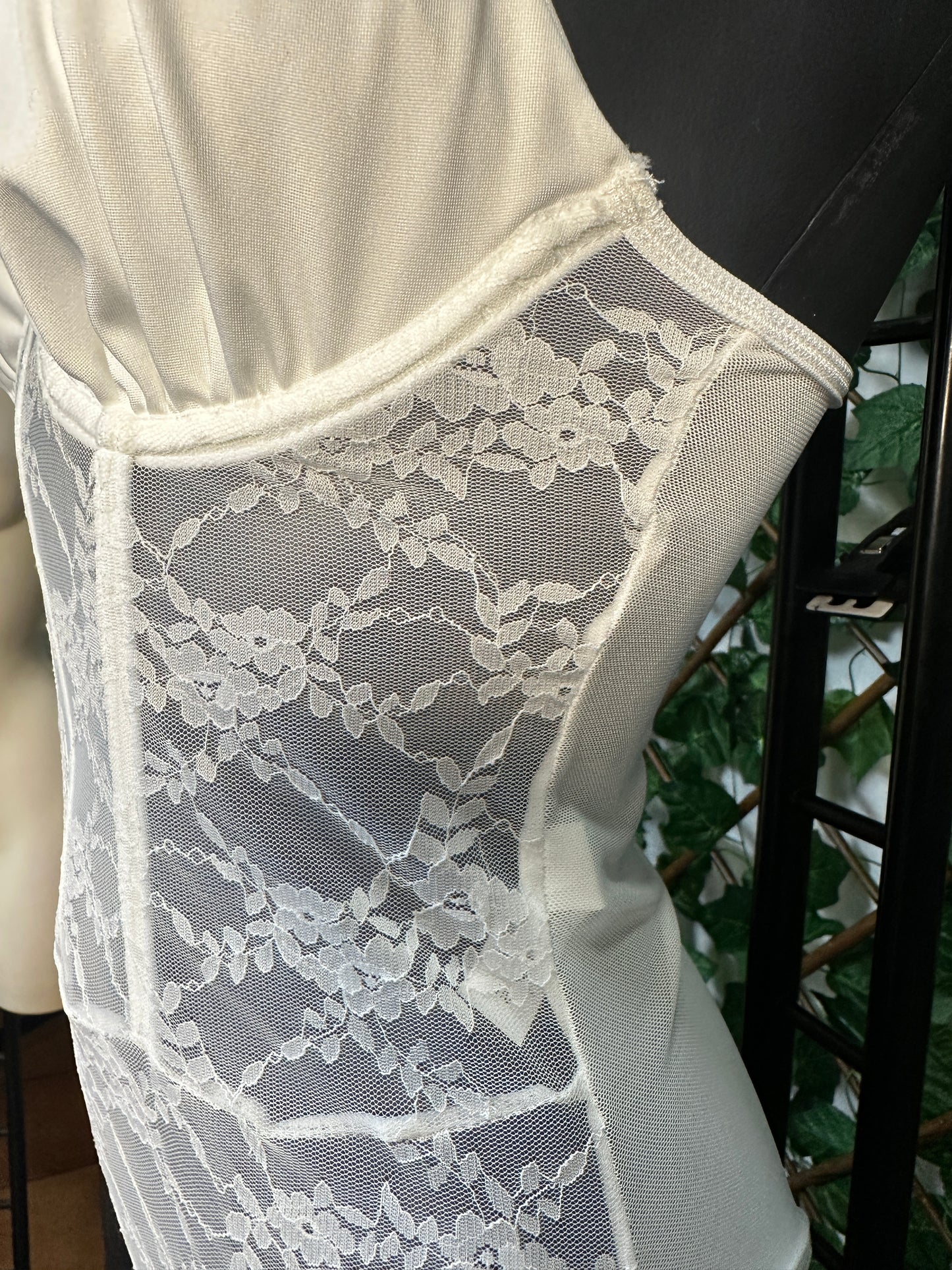 BODY LUXE | Sexy Black Lace Corset – Draped Effect | TU