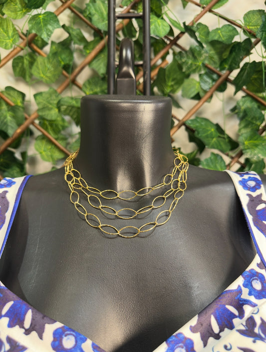Gold-colored circle necklace