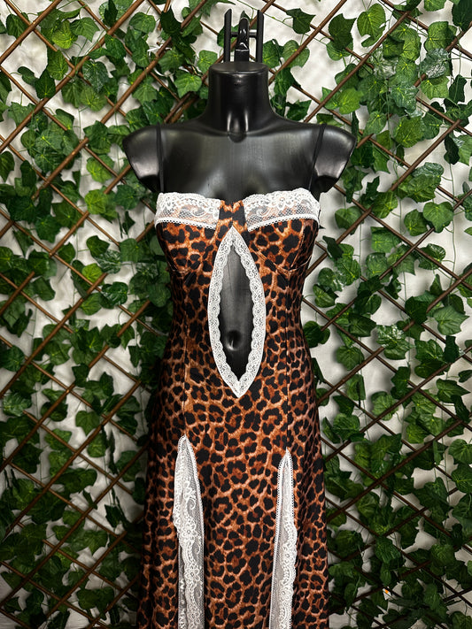 Vestito lungo con leopardato con apertura sulla pancia | TU