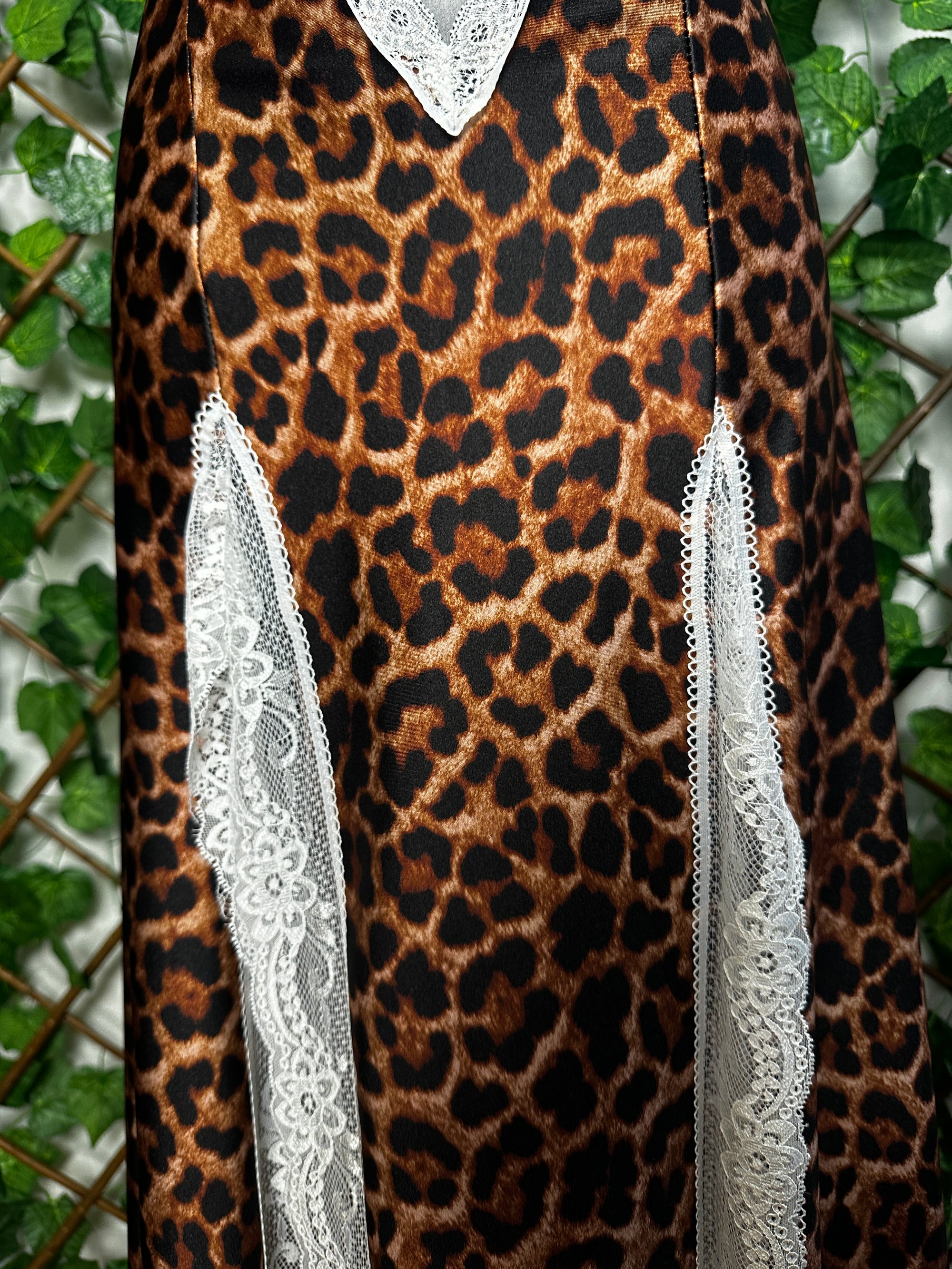 Vestito lungo con leopardato con apertura sulla pancia | TU