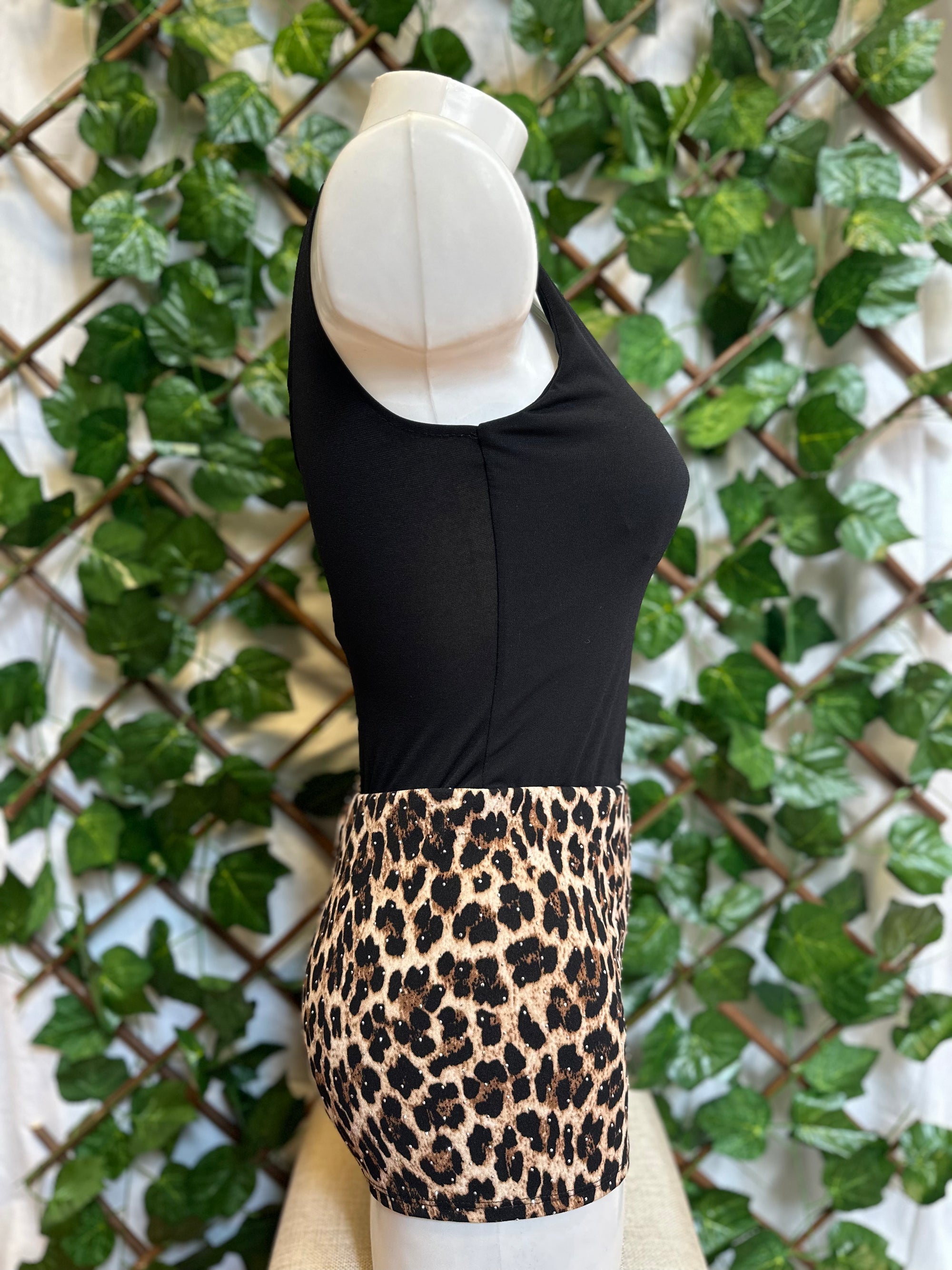 Pantaloncino Leopardato con Strass – Vita Alta Elasticizzata | Effetto WOW