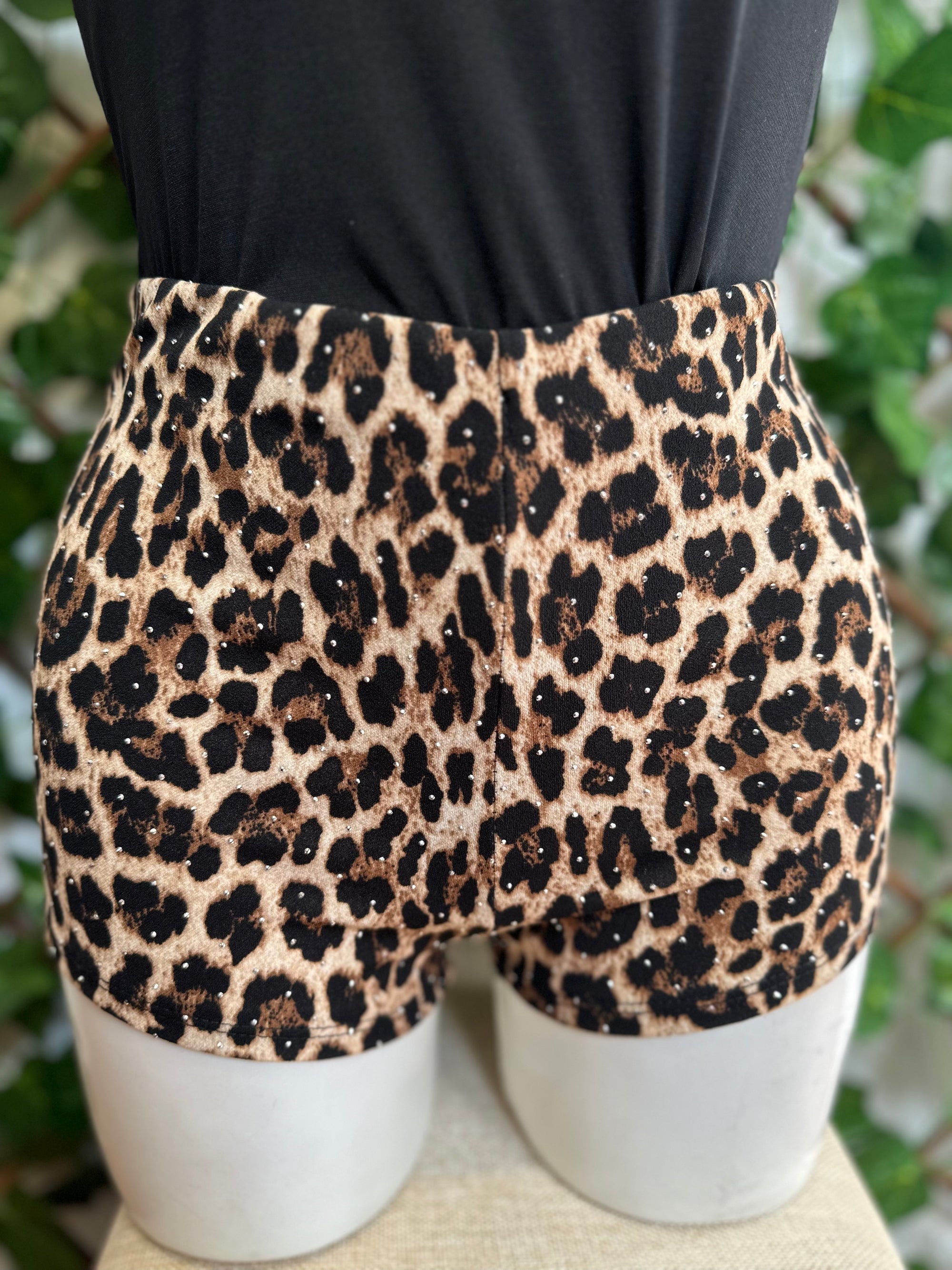 Pantaloncino Leopardato con Strass – Vita Alta Elasticizzata | Effetto WOW