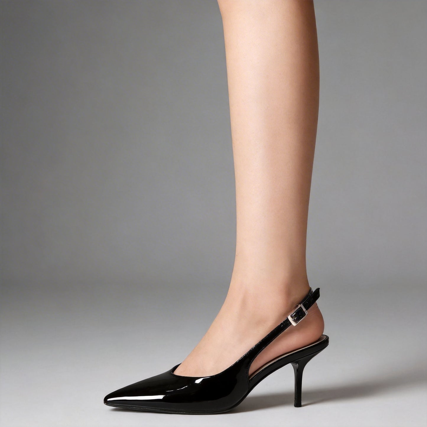 Slingback "Chic Gloss" – Raffinatezza in Vernice con Tacco Kitten