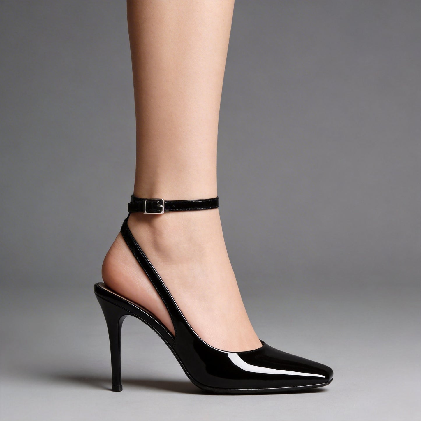 Slingback "Chic Gloss" – Raffinatezza in Vernice con Tacco Kitten