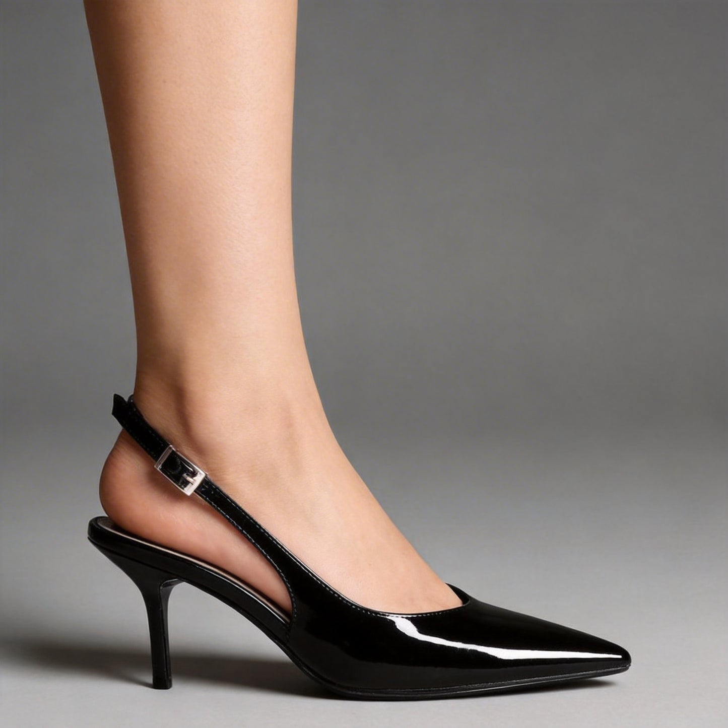 Slingback "Chic Gloss" – Raffinatezza in Vernice con Tacco Kitten