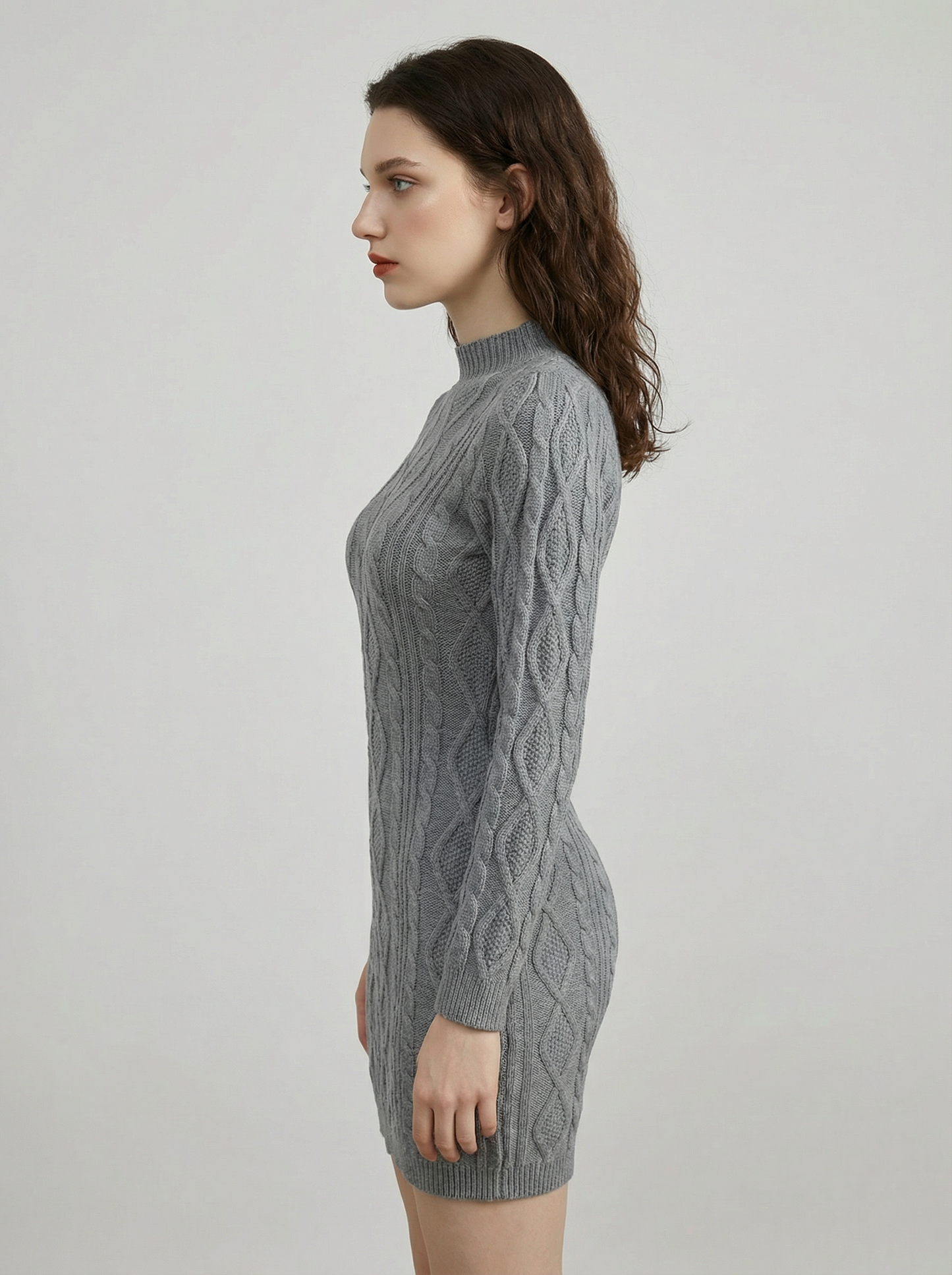 Mini-abito in maglia a trecce schiena scoperta – MISTERIOSO CALORE