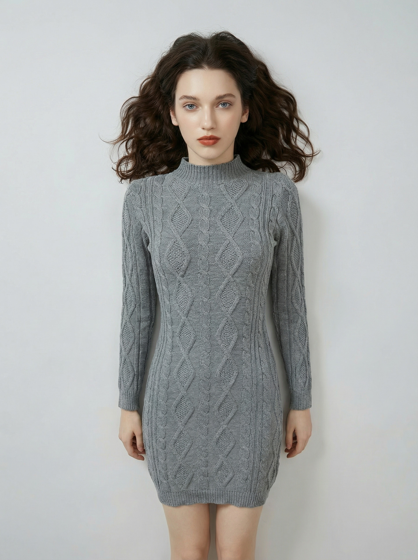 Mini-abito in maglia a trecce schiena scoperta – MISTERIOSO CALORE