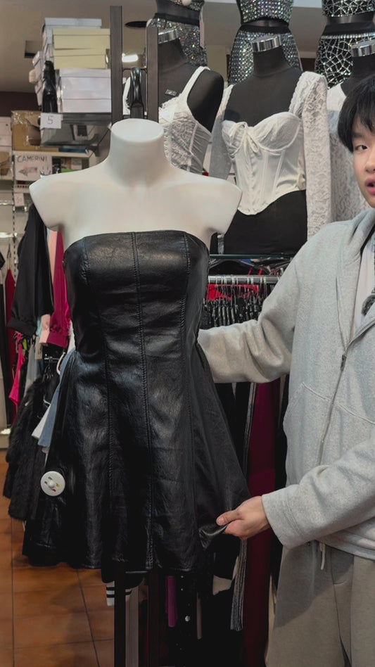 Mini Dress "Dark Rebel" – Ecopelle Modellante con Scollo a Fascia